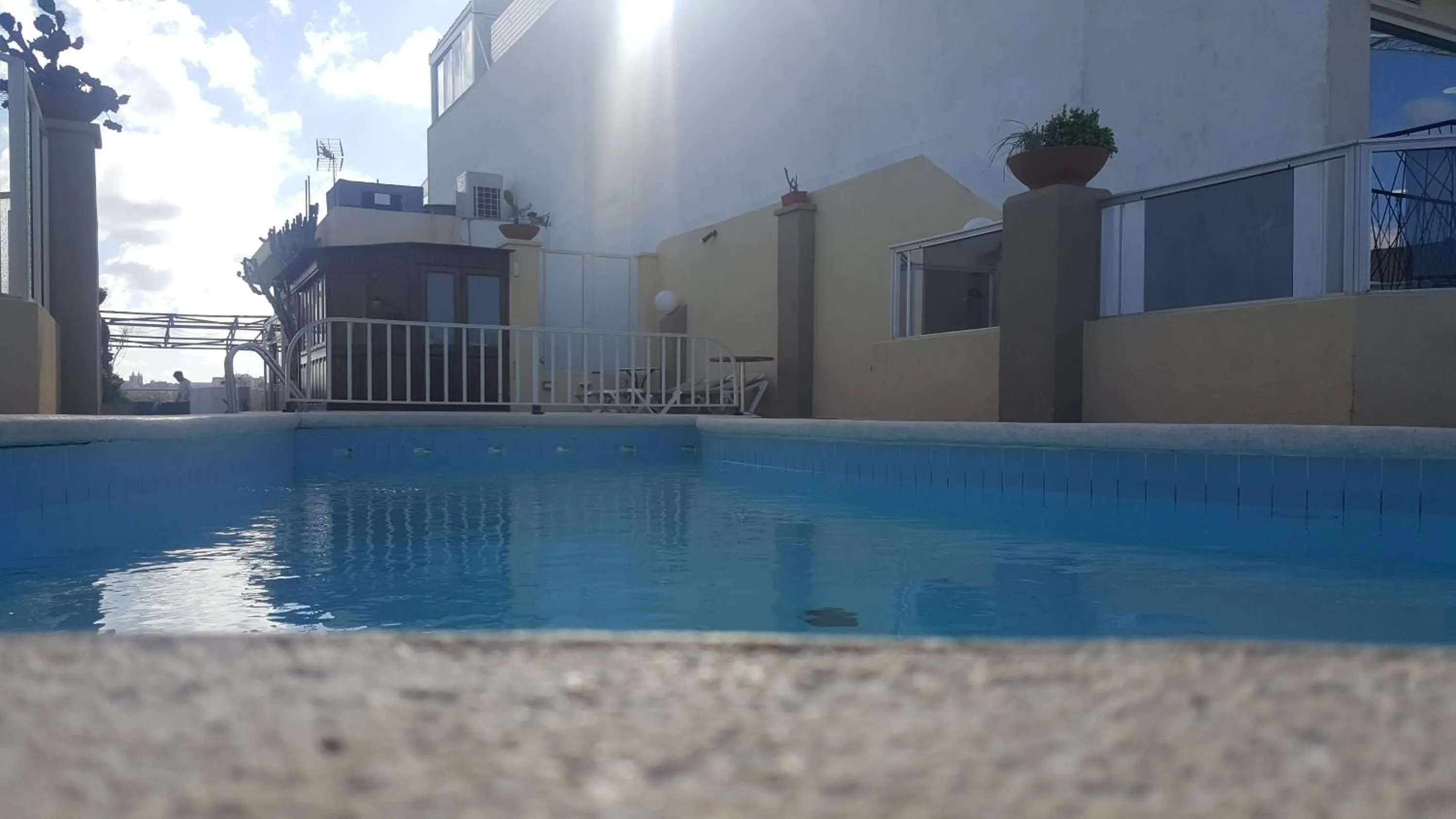 Swimming pool in Hotel Kennedy Nova