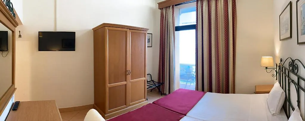 Sea view, Bed in Hotel Kennedy Nova