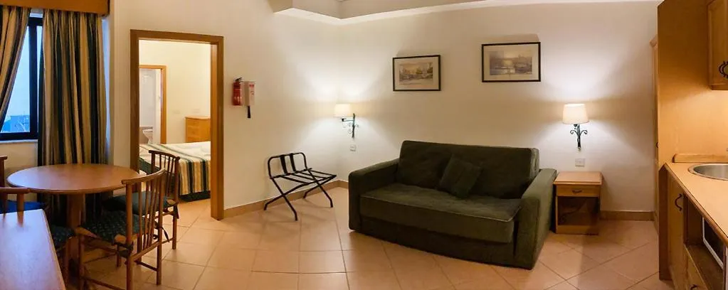 Dining area in Hotel Kennedy Nova