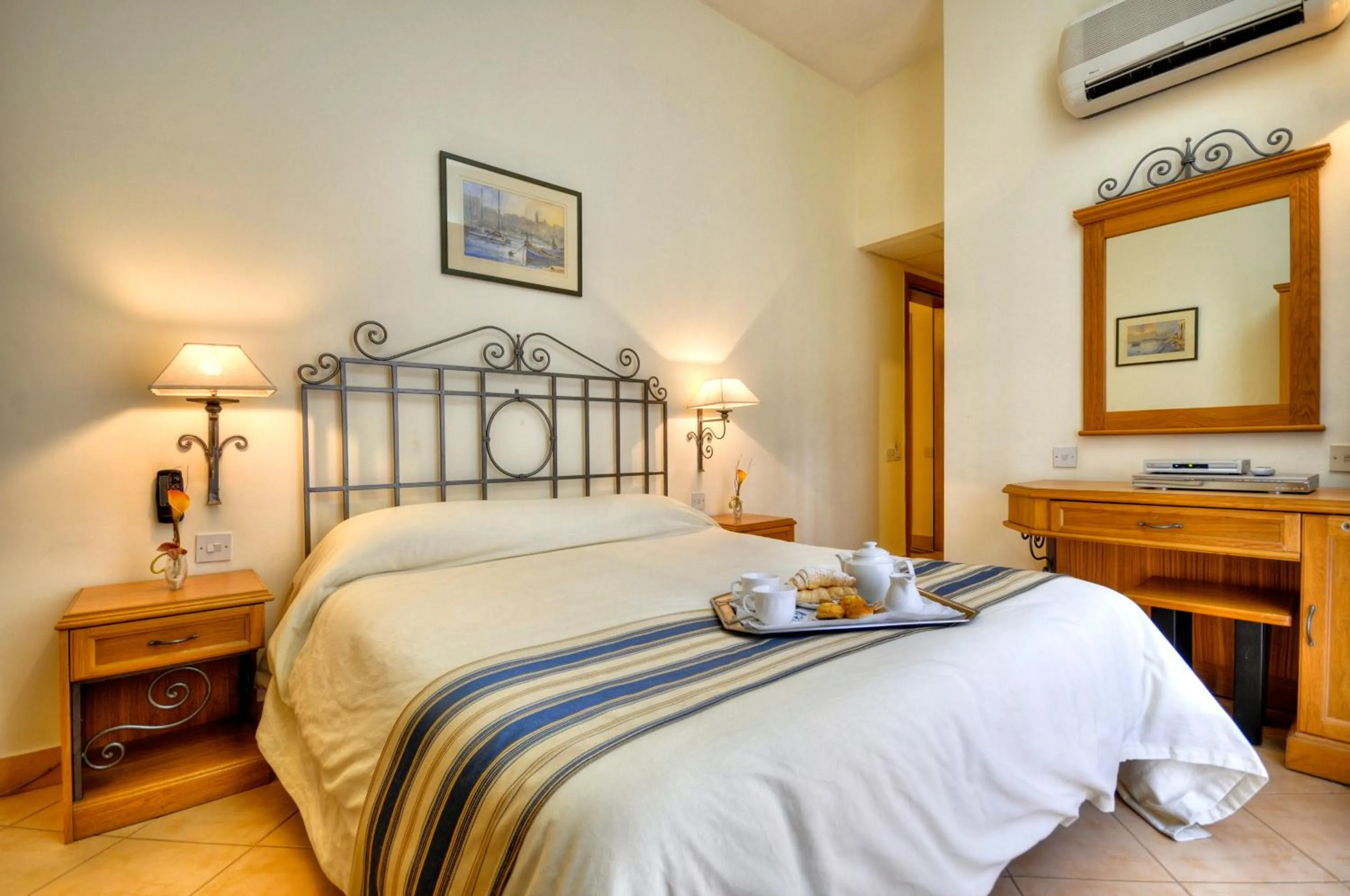 Other, Bed in Hotel Kennedy Nova