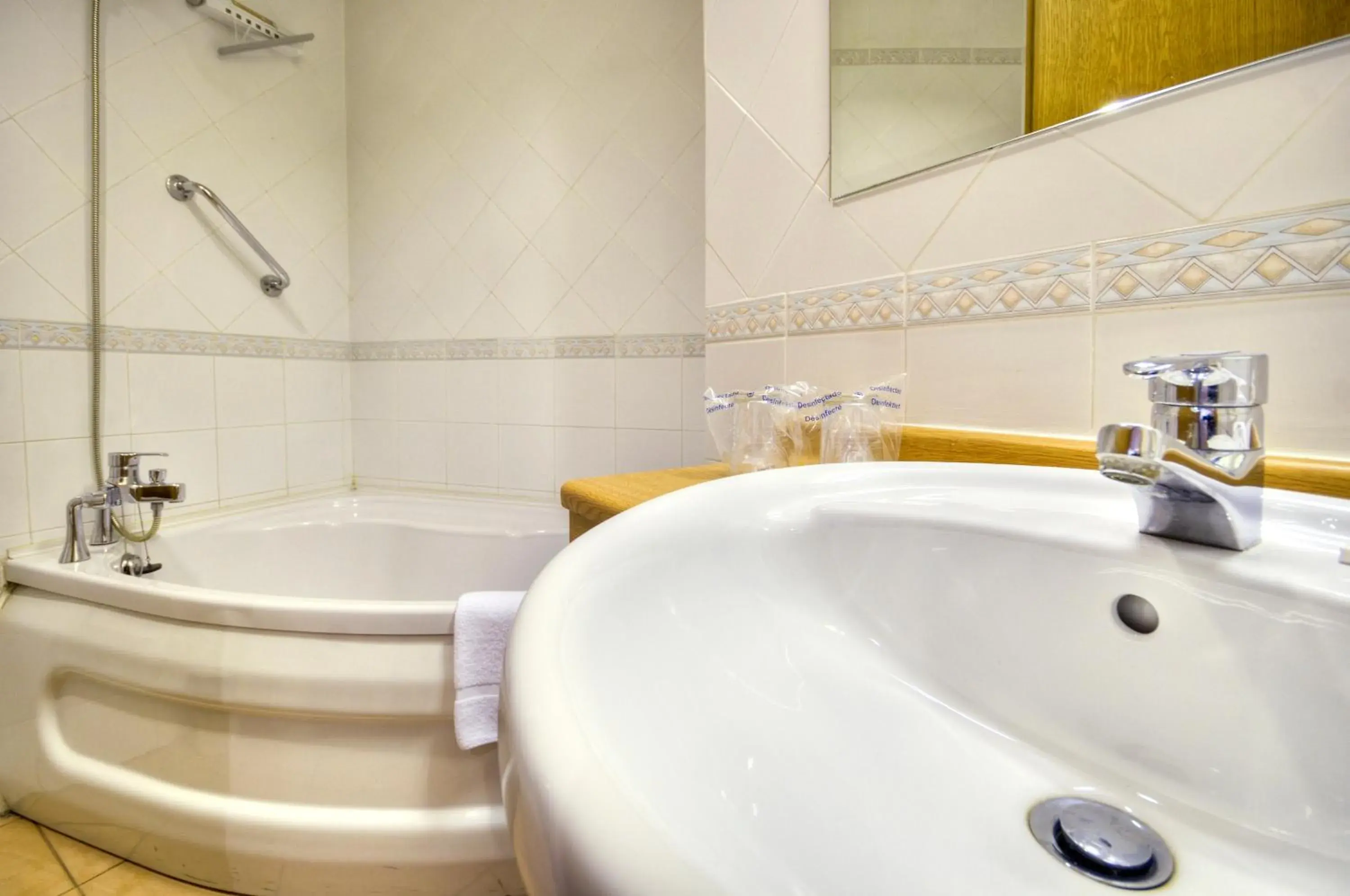 Bathroom in Hotel Kennedy Nova Bathroom in Hotel Kennedy Nova