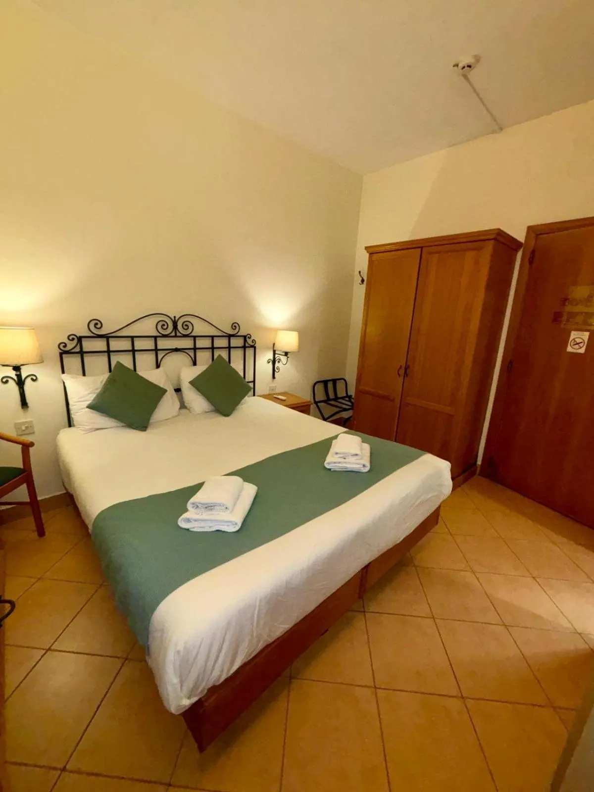 Bed in Hotel Kennedy Nova