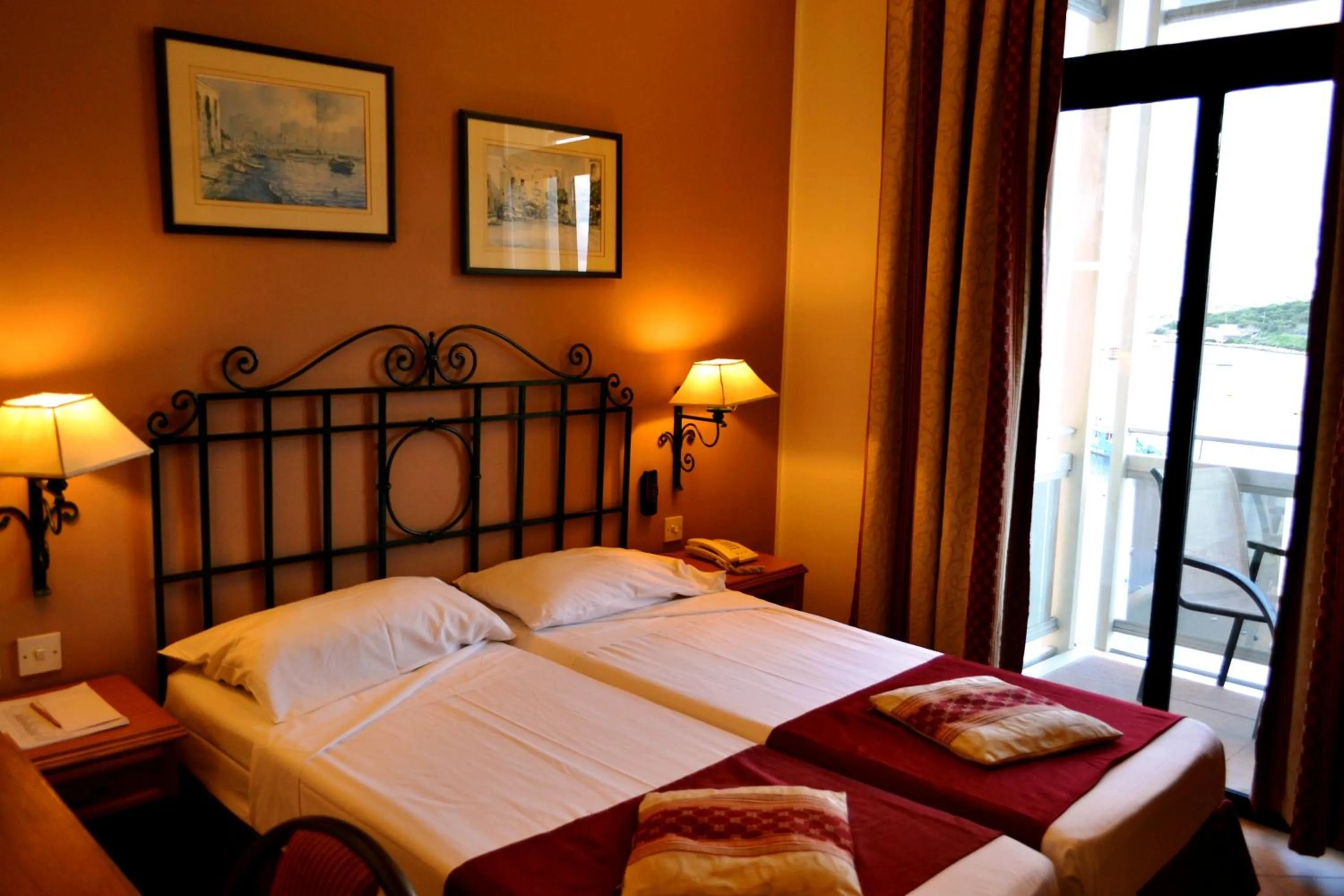 Sea view, Bed in Hotel Kennedy Nova