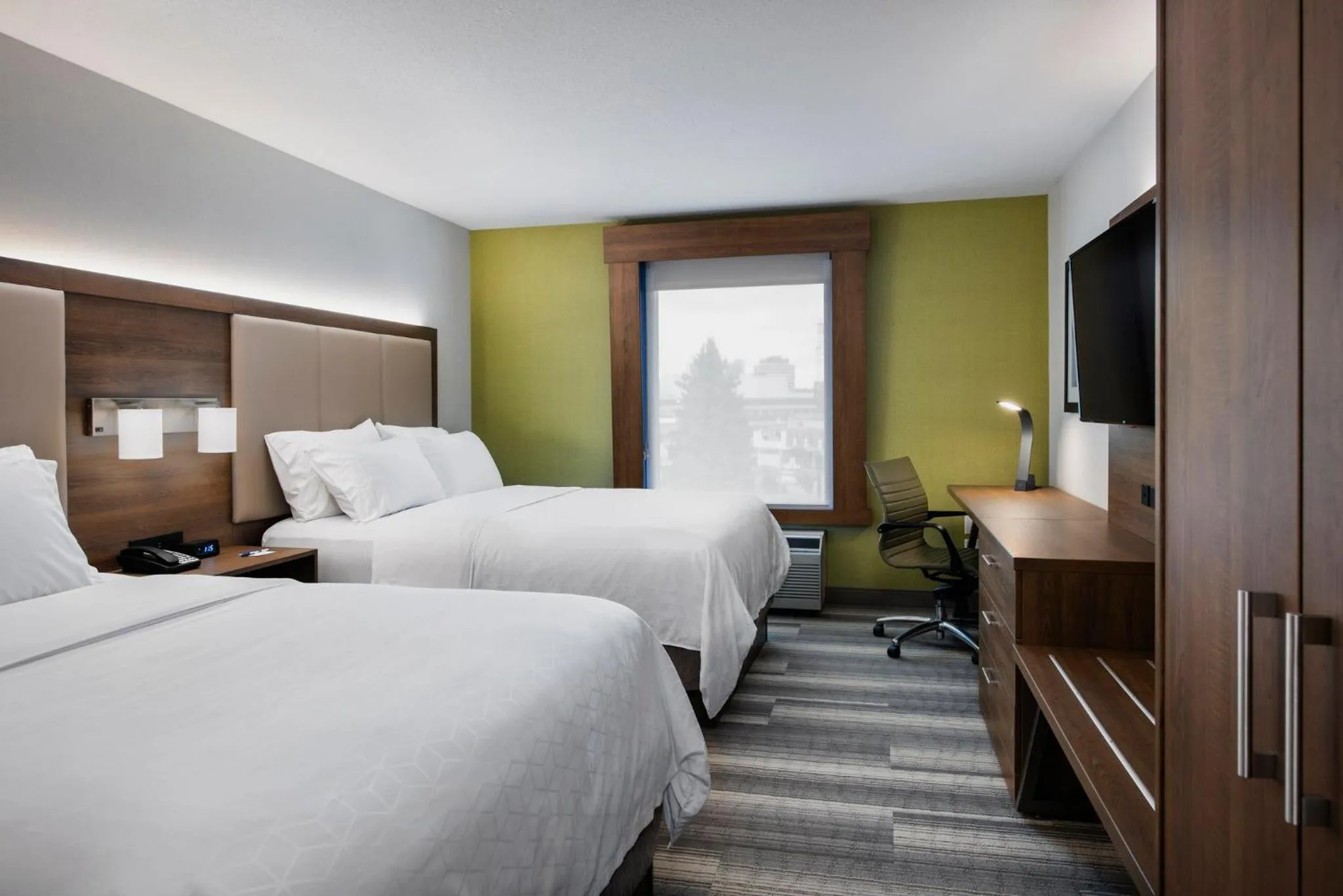 Photo of the whole room, Bed in Holiday Inn Express Hotel & Suites Saskatoon by IHG