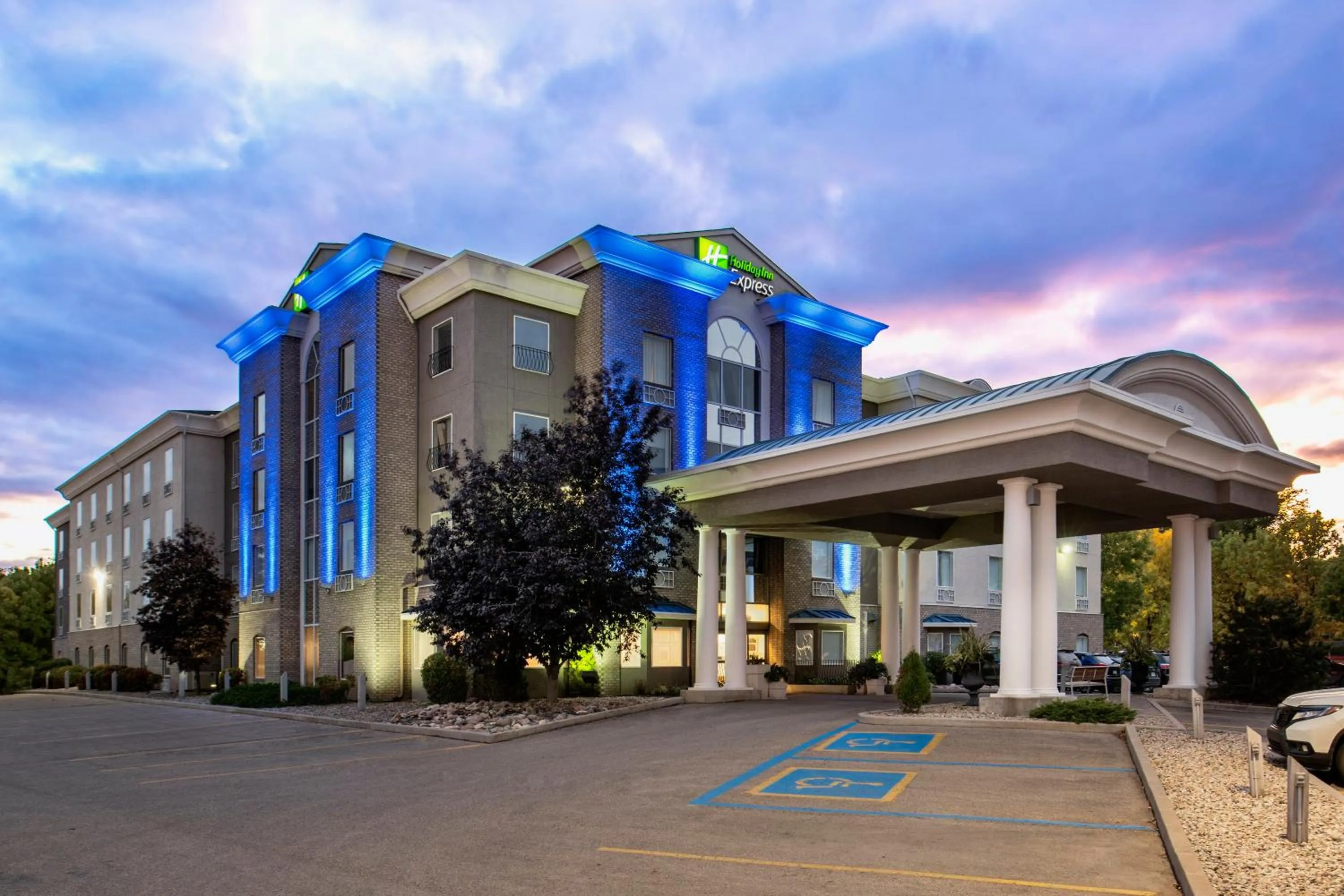Property building in Holiday Inn Express Hotel & Suites Saskatoon by IHG
