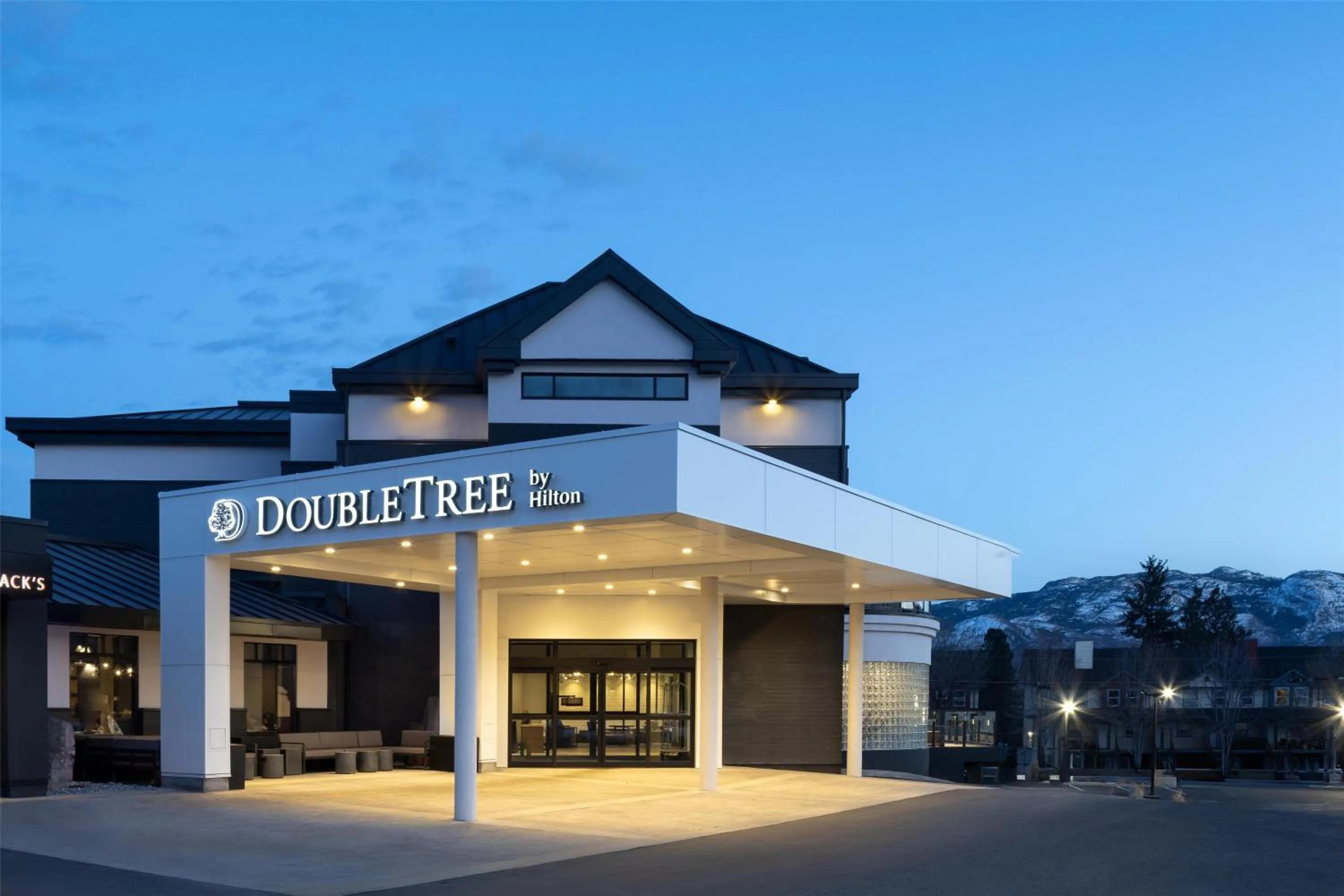 Property building in Doubletree By Hilton West Kelowna