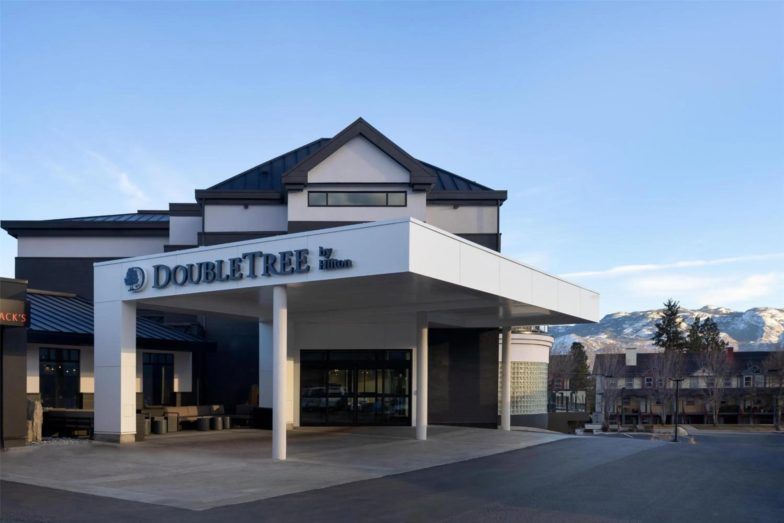 Property building in Doubletree By Hilton West Kelowna