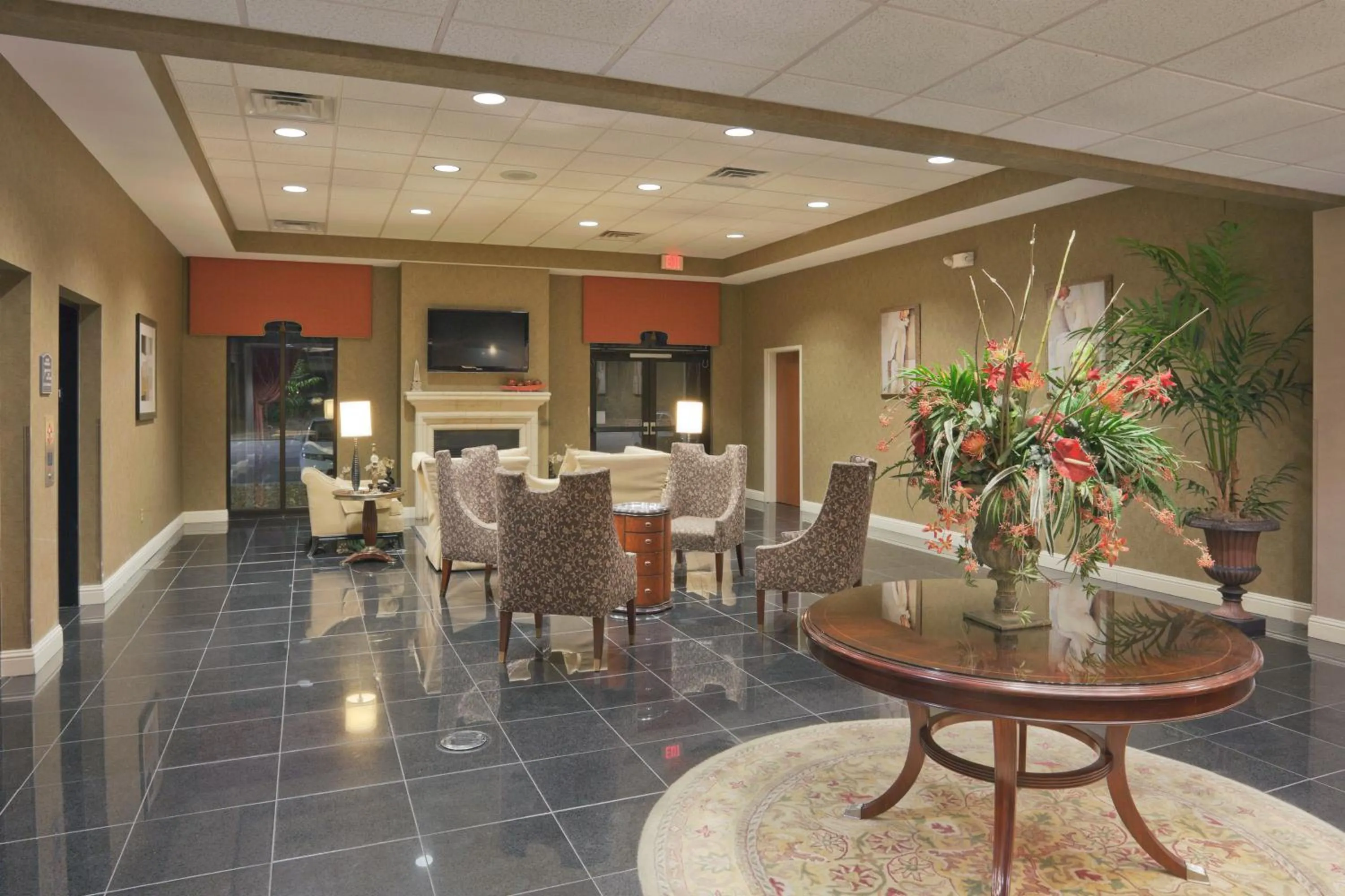 Lobby or reception in Holiday Inn Carbondale - Conference Center by IHG
