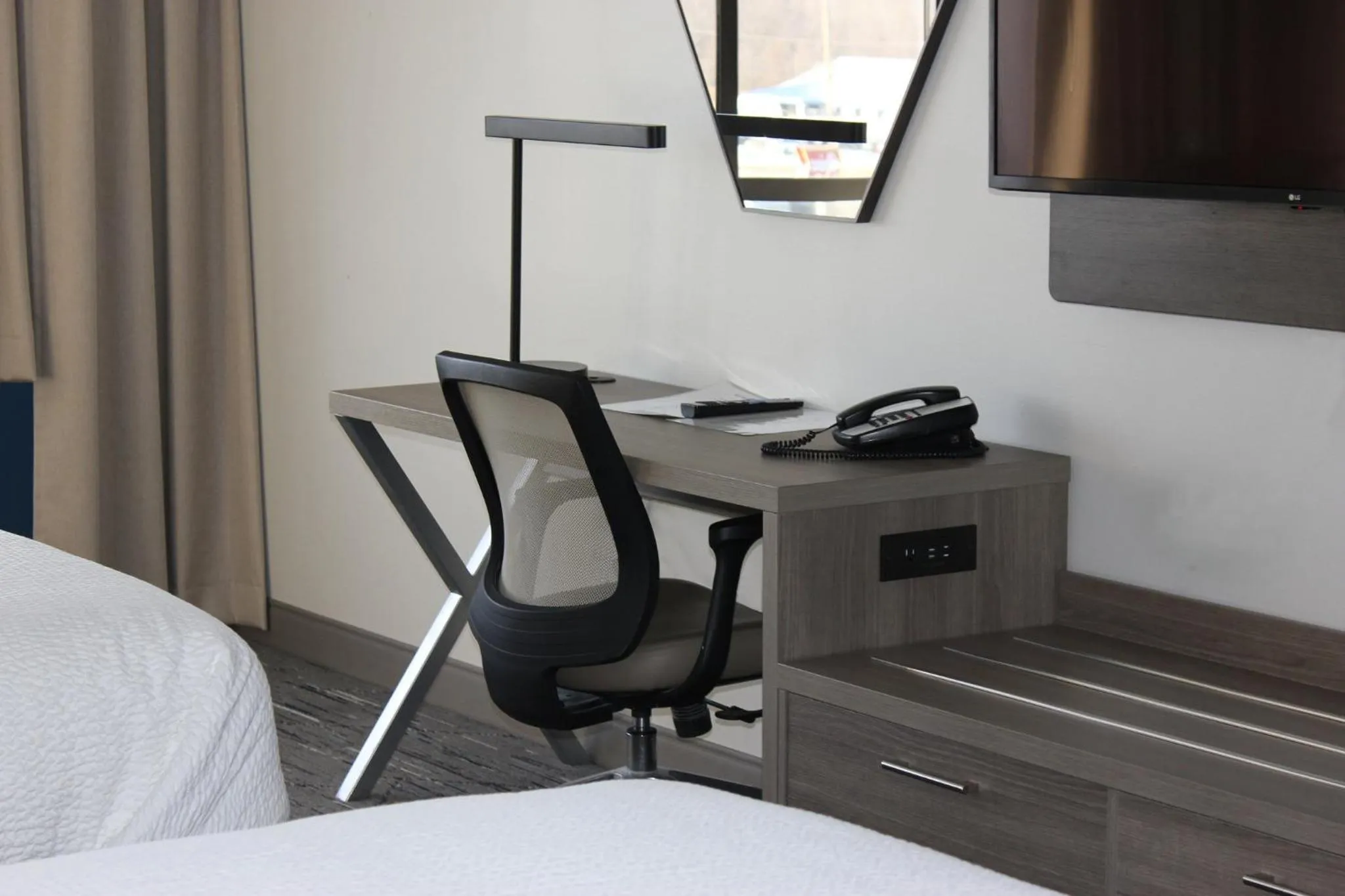 Photo of the whole room, Bed in Holiday Inn Carbondale - Conference Center by IHG