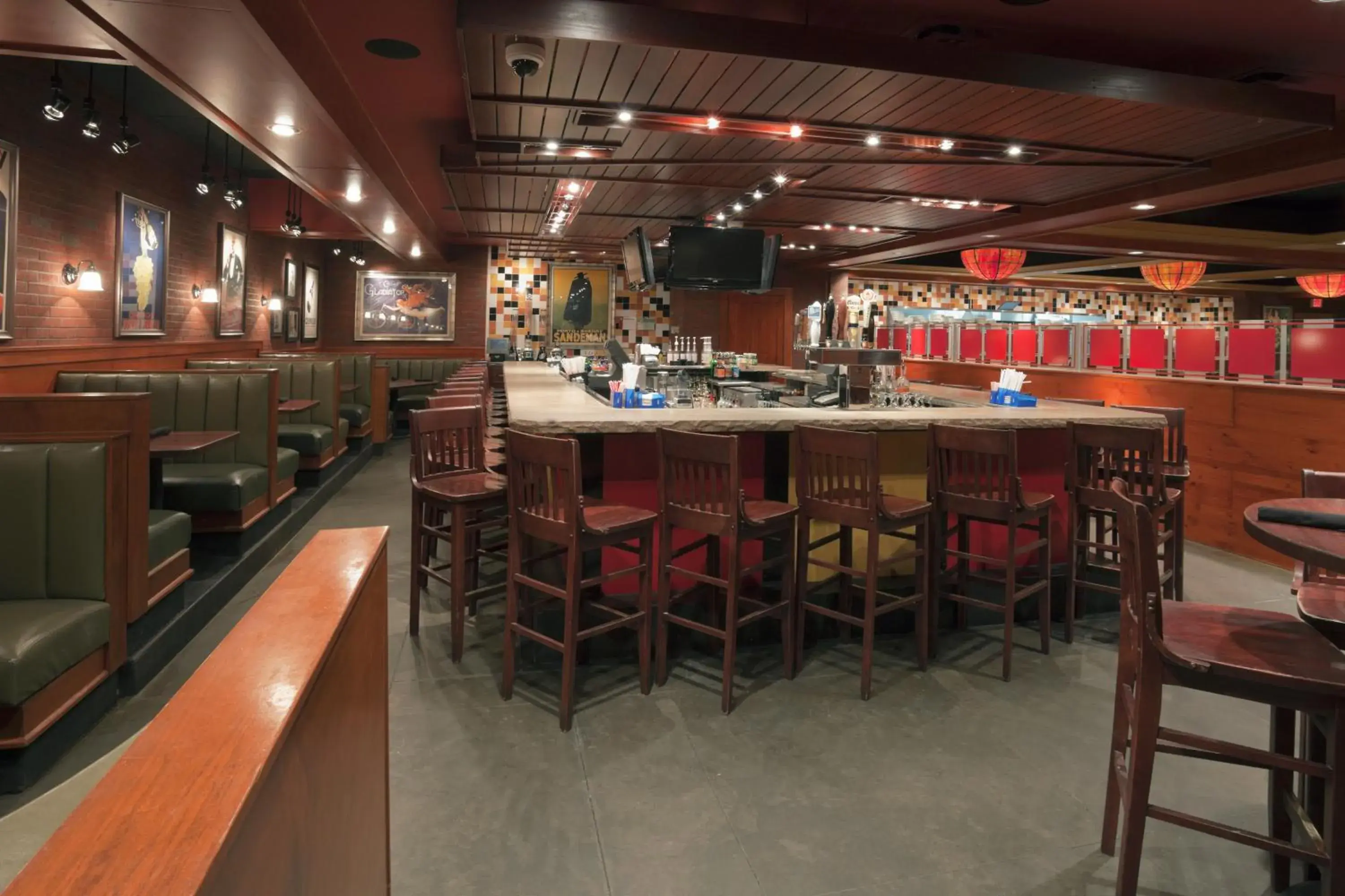 Lounge or bar in Holiday Inn Carbondale - Conference Center by IHG Lounge or bar in Holiday Inn Carbondale - Conference Center by IHG
