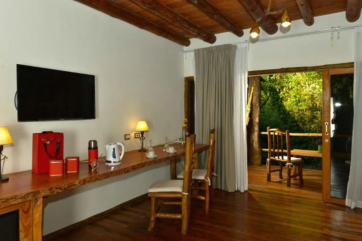 TV and multimedia in La Aldea De La Selva Lodge