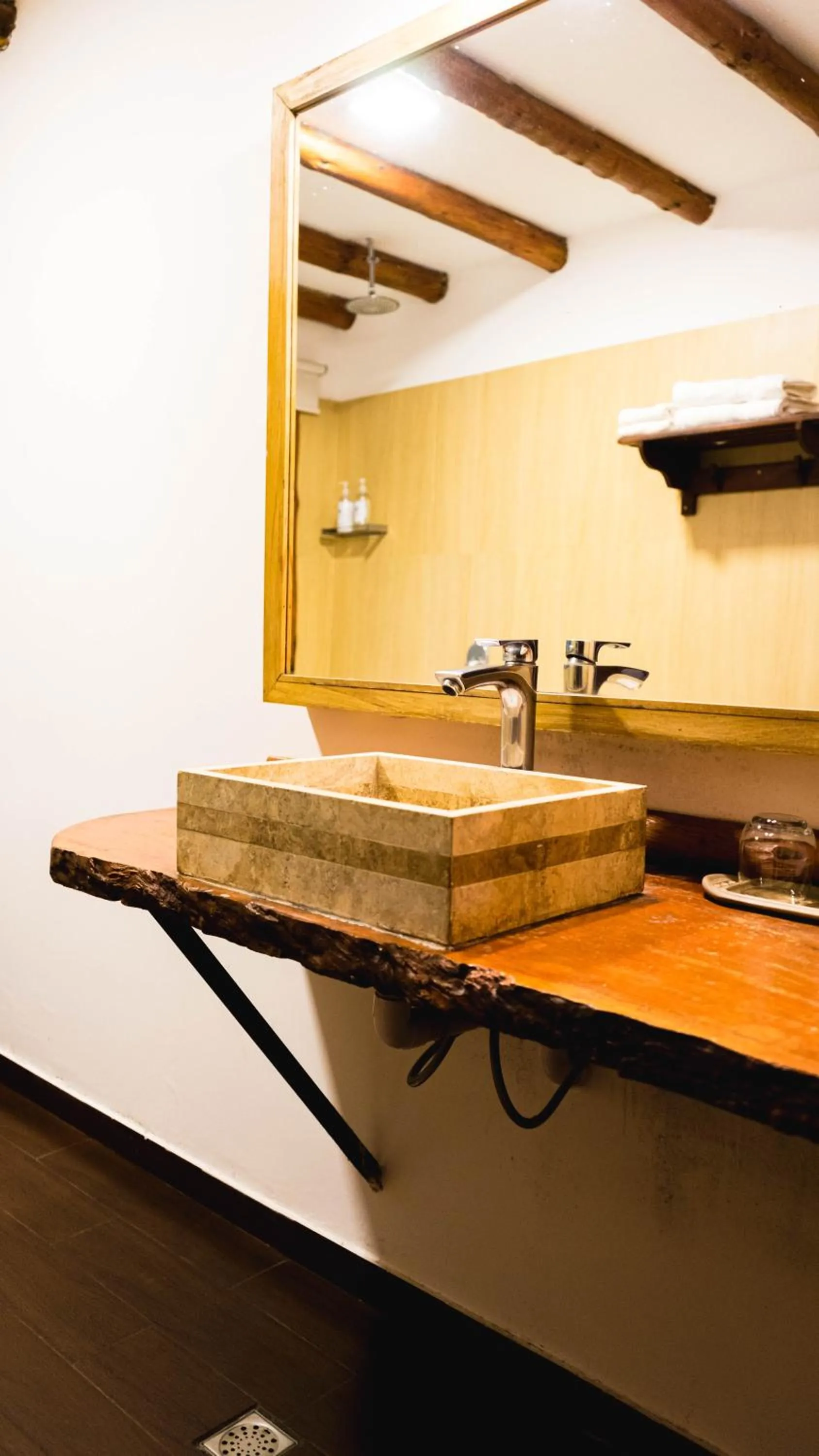 Bathroom in La Aldea De La Selva Lodge