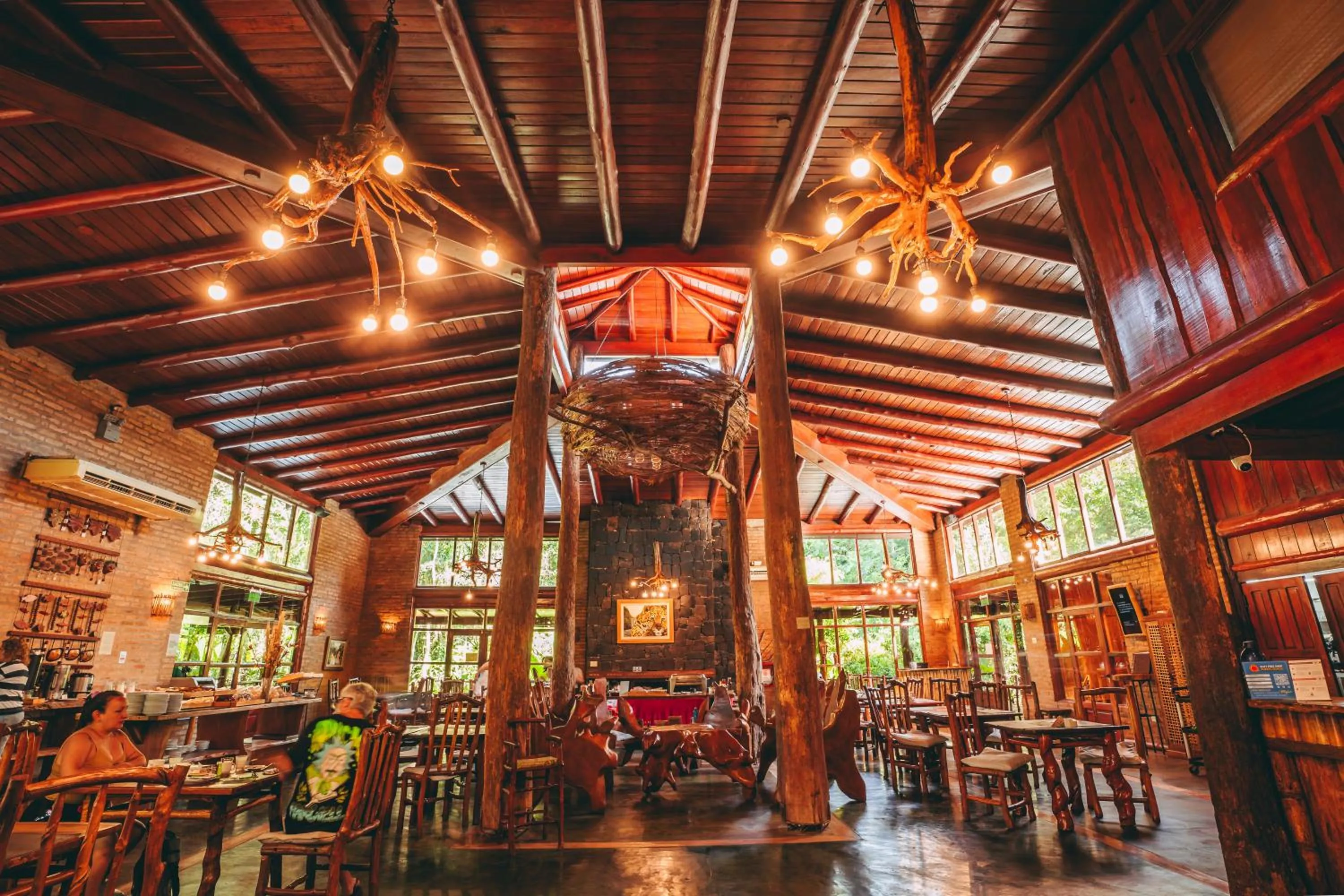 Restaurant/places to eat in La Aldea De La Selva Lodge