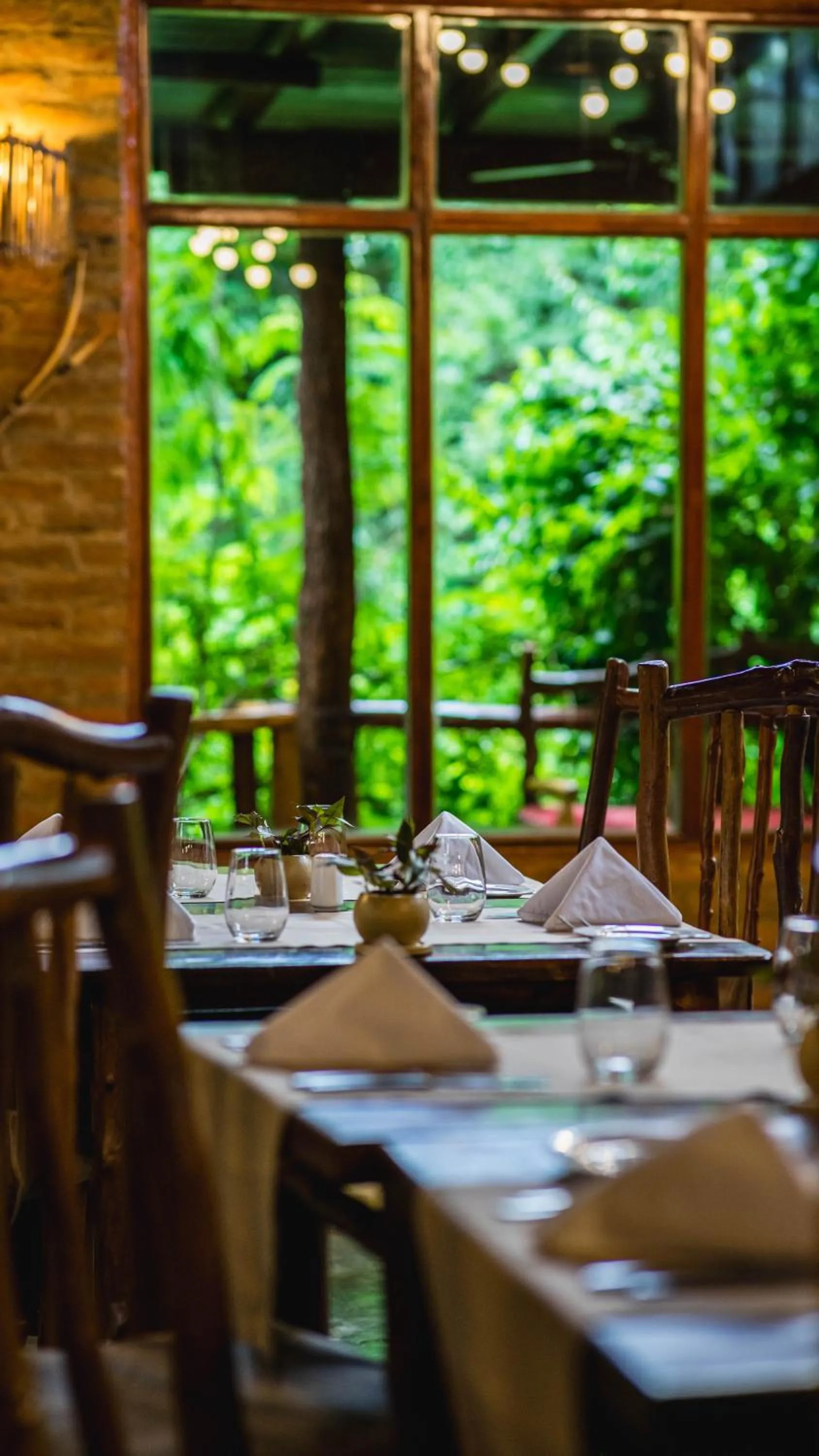 Dining area in La Aldea De La Selva Lodge