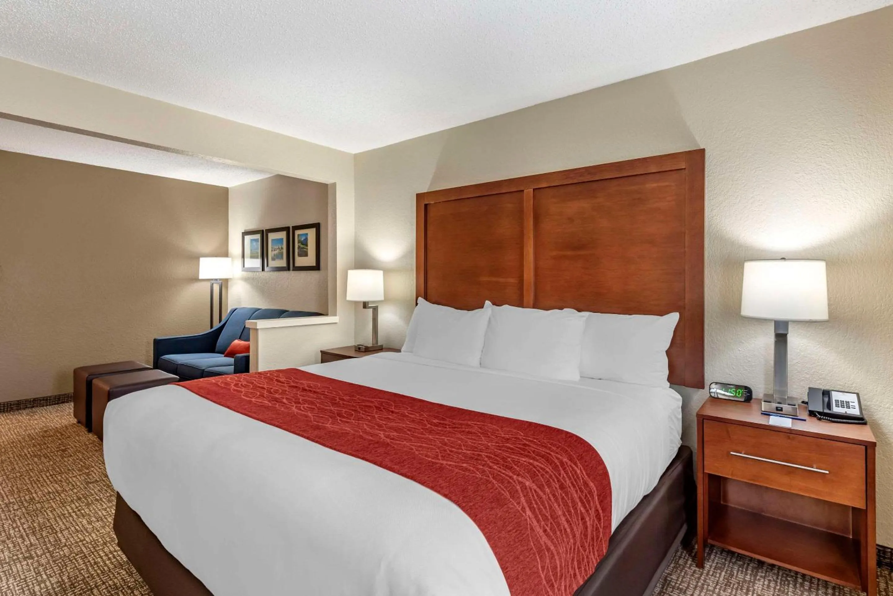 Bedroom, Bed in Comfort Inn & Suites Middletown - Franklin