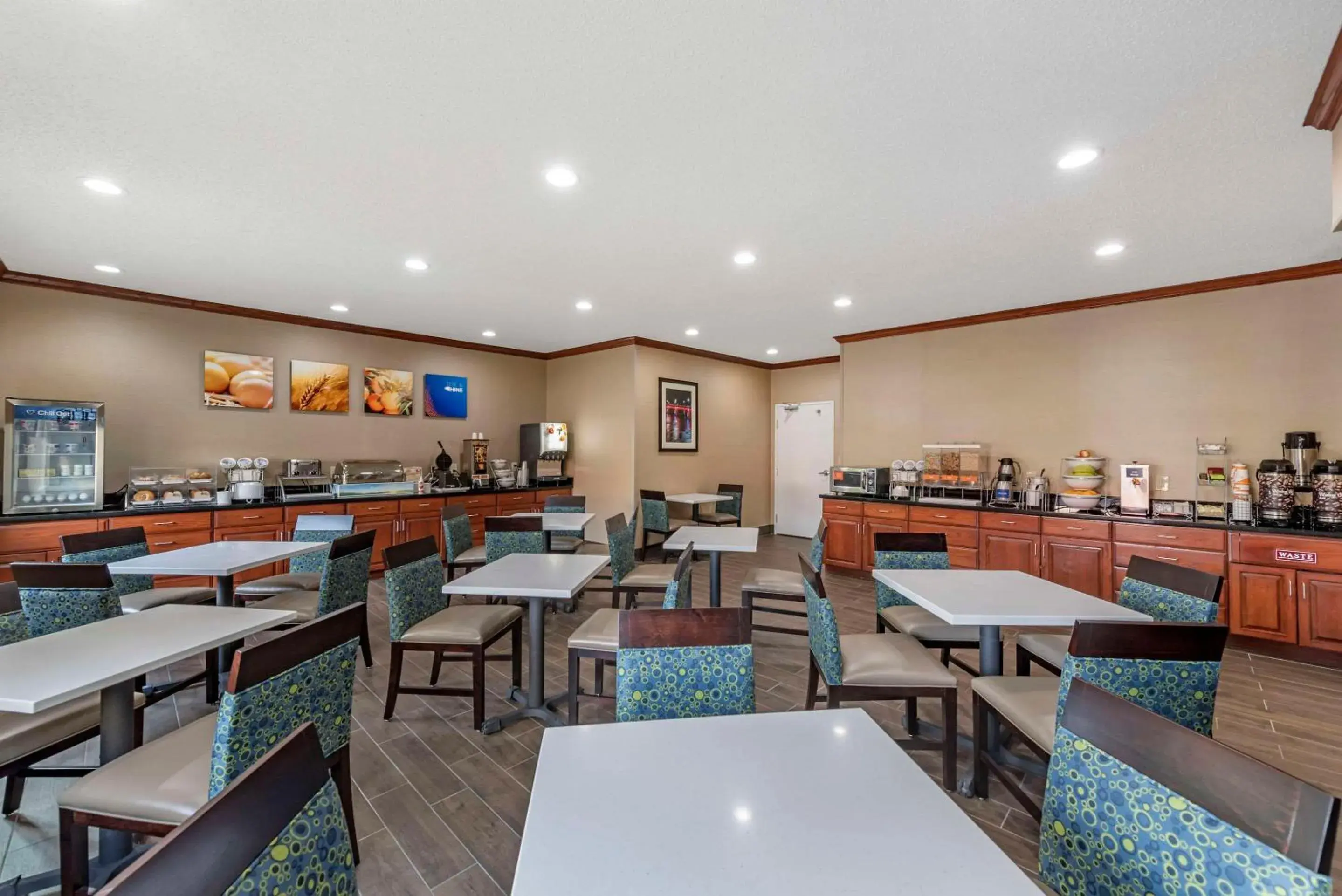 Breakfast in Comfort Inn & Suites Middletown - Franklin Breakfast in Comfort Inn & Suites Middletown - Franklin
