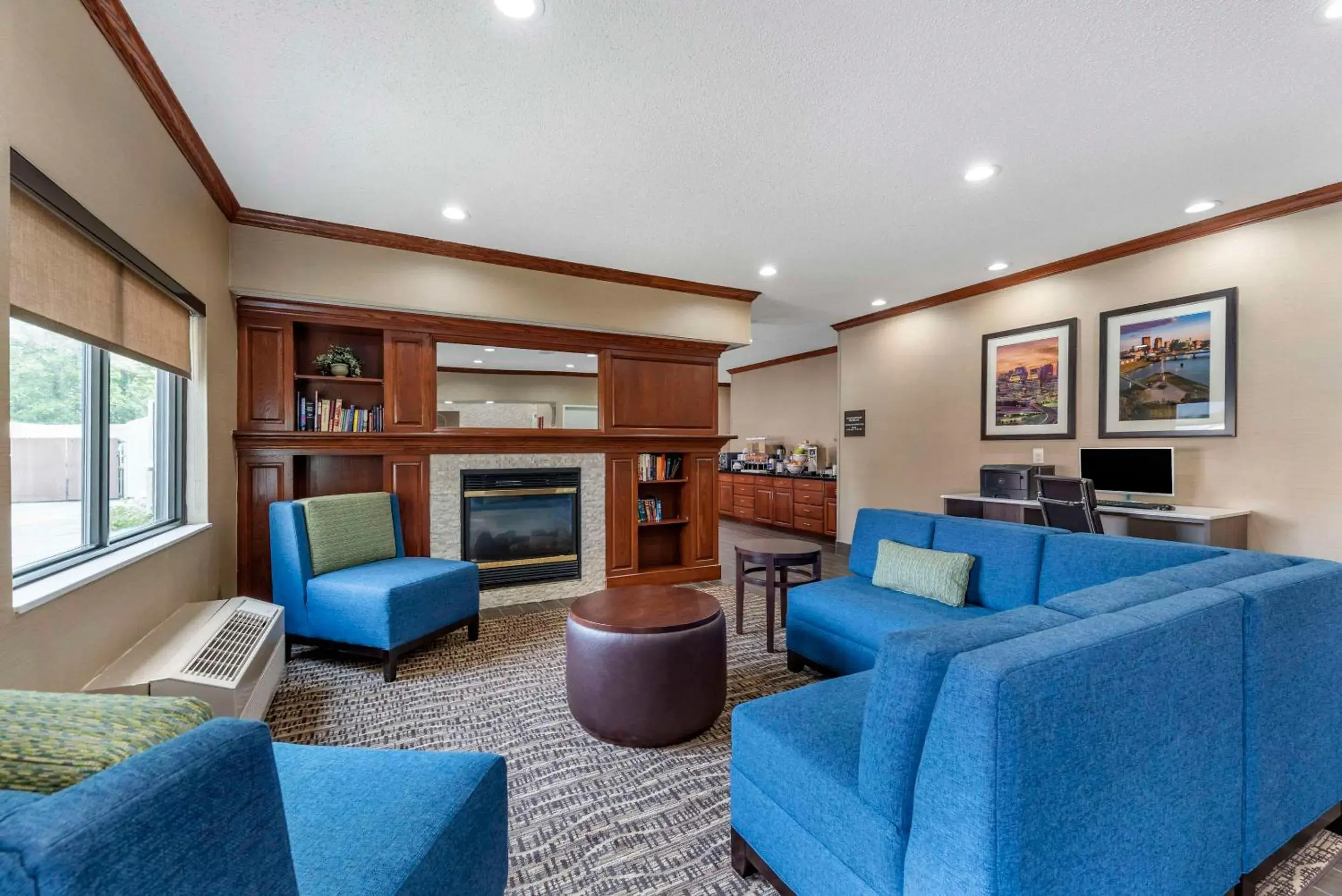 Lobby or reception in Comfort Inn & Suites Middletown - Franklin Lobby or reception in Comfort Inn & Suites Middletown - Franklin