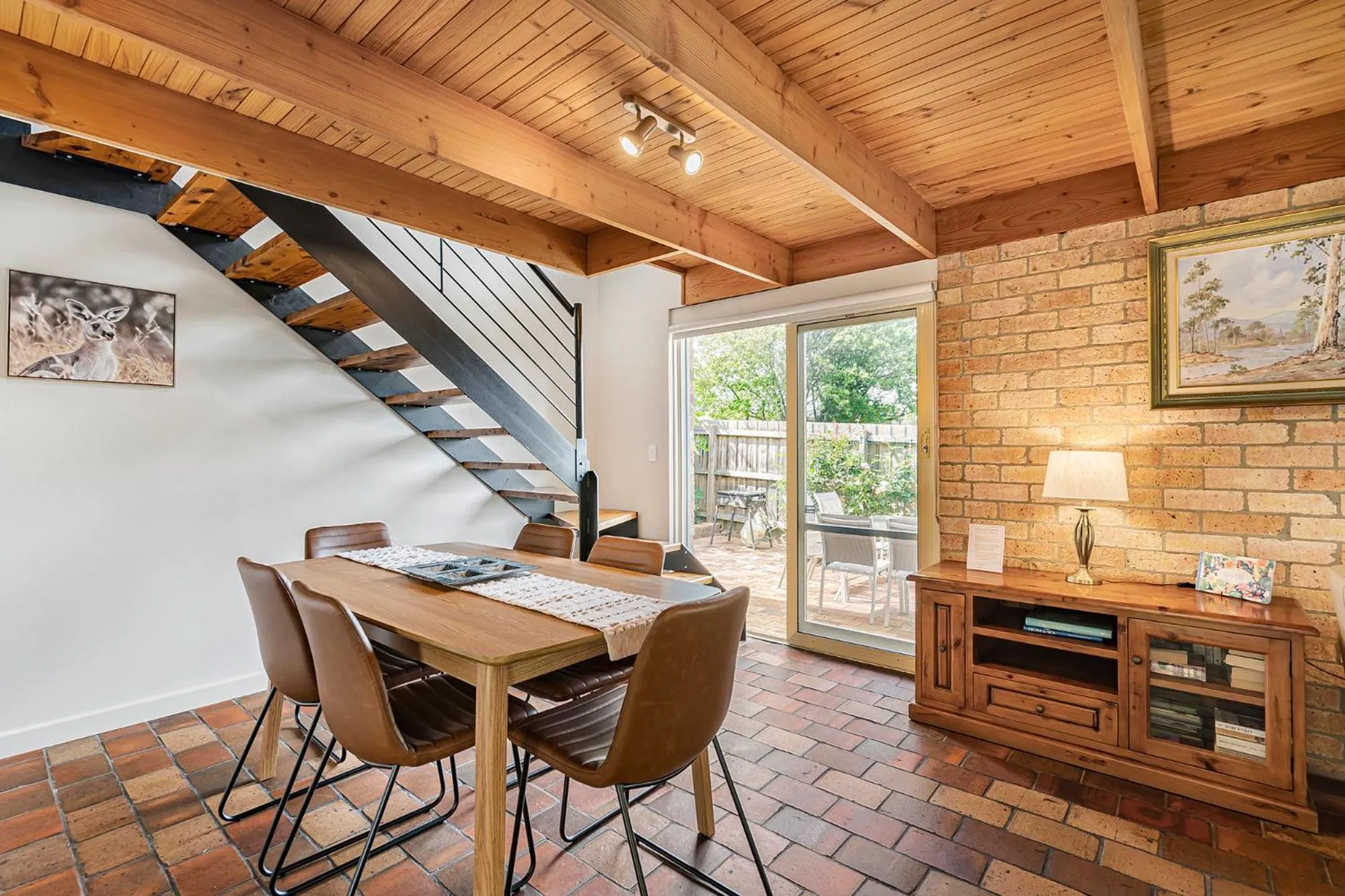 Dining area in Bungunyah Apartments