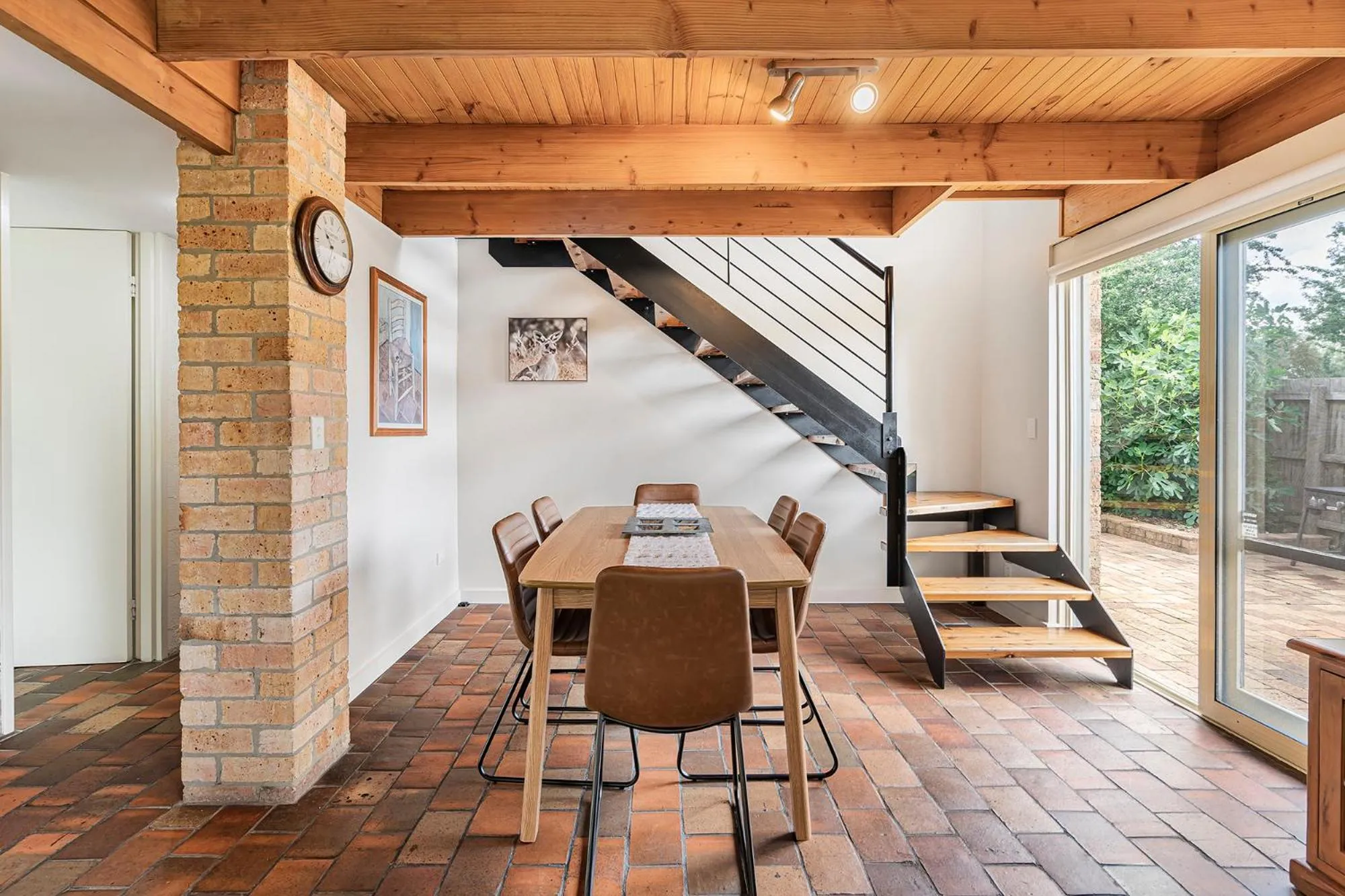 Dining area in Bungunyah Apartments