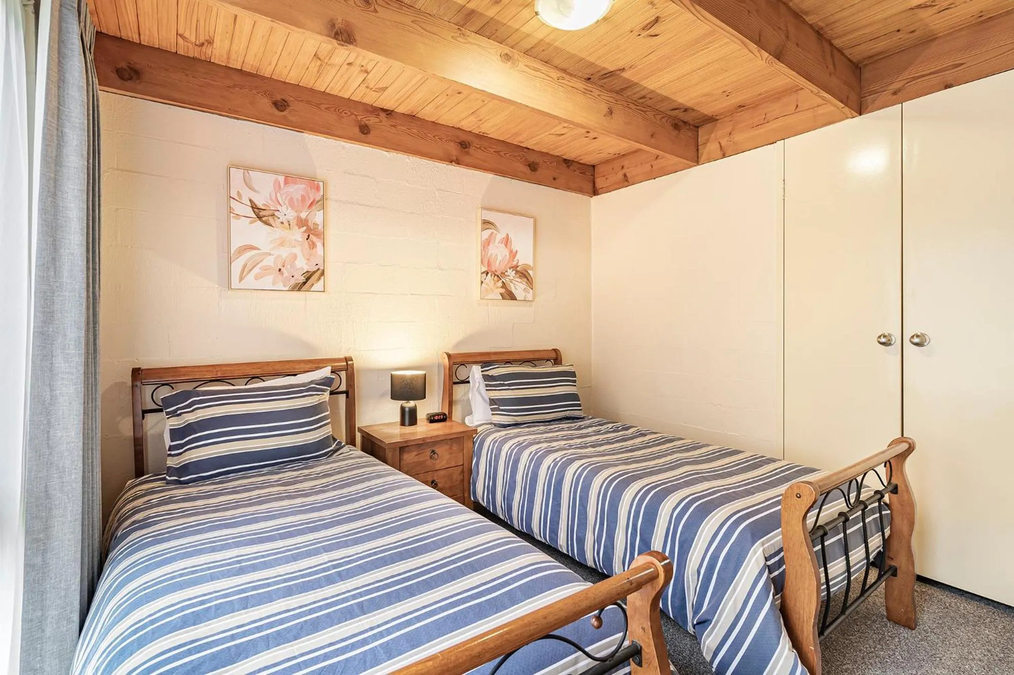 Bed in Bungunyah Apartments