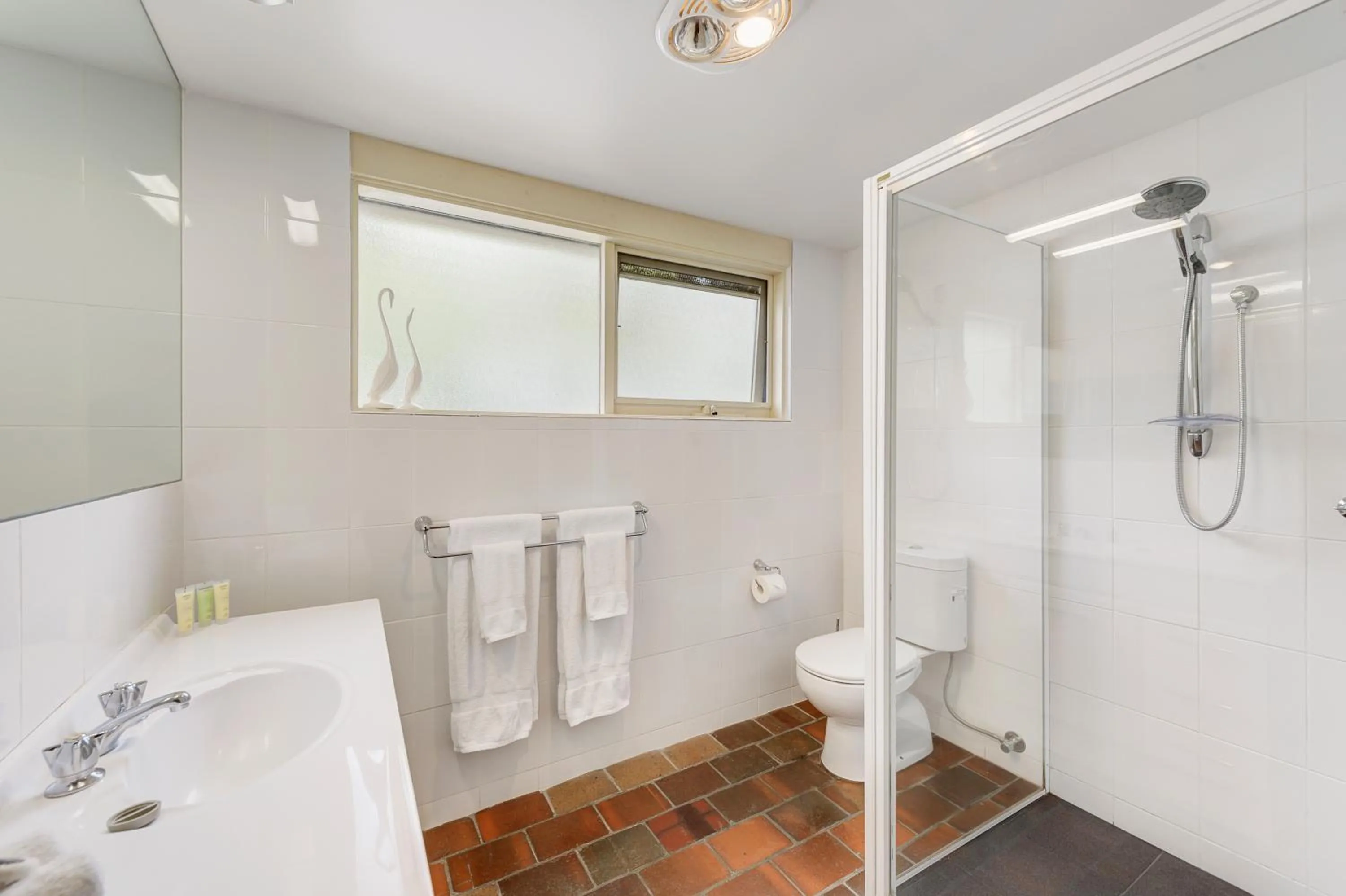 Shower in Bungunyah Apartments