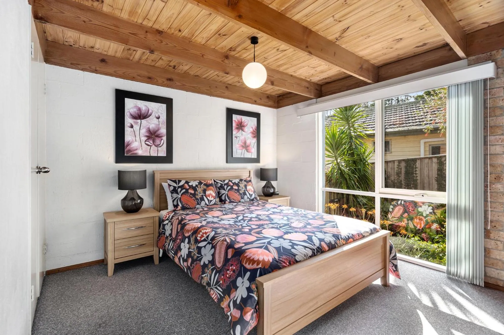 Bed in Bungunyah Apartments