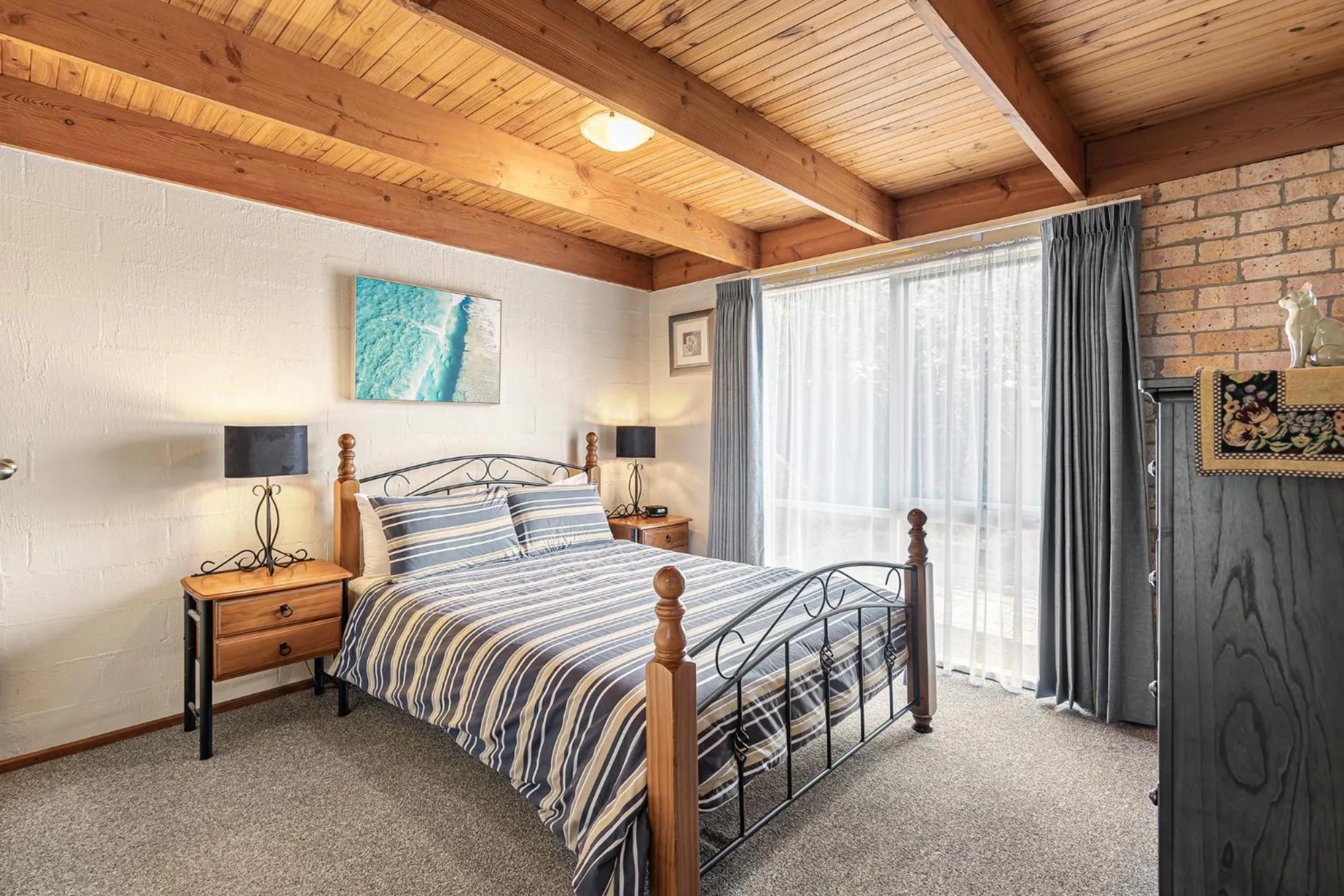 Bed in Bungunyah Apartments