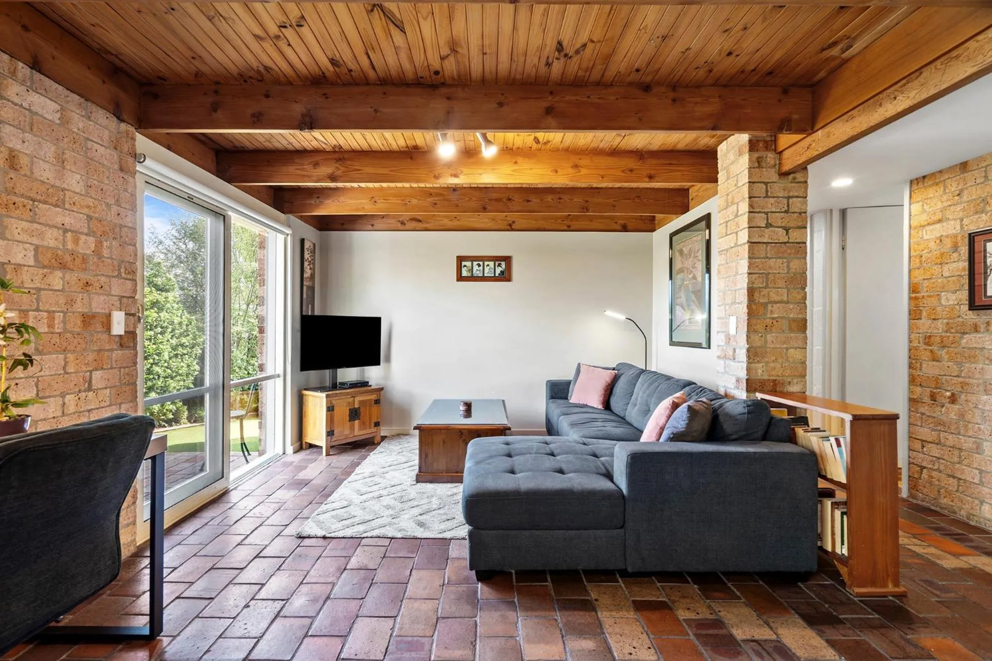 TV and multimedia in Bungunyah Apartments