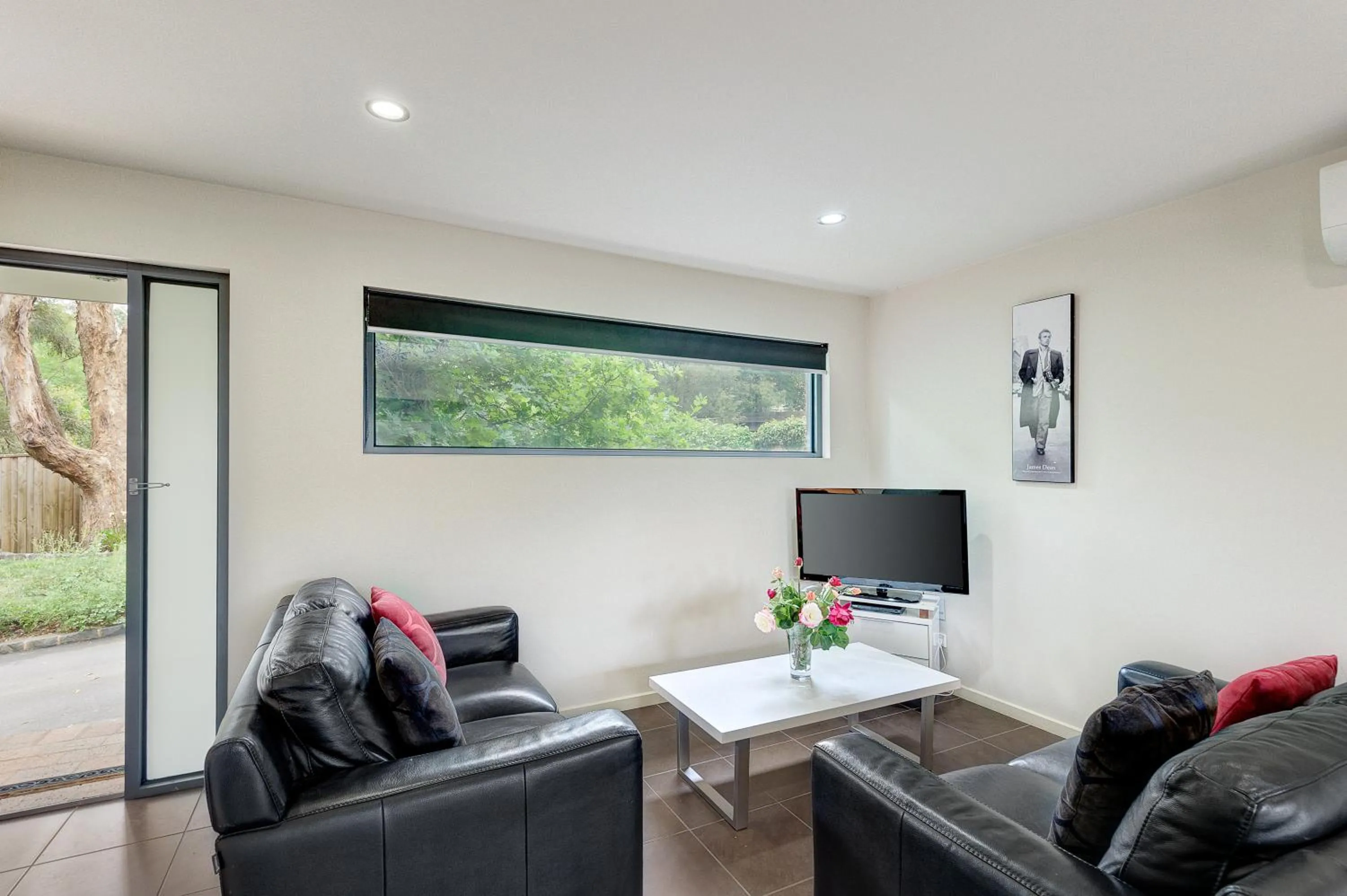 TV and multimedia in Bungunyah Apartments