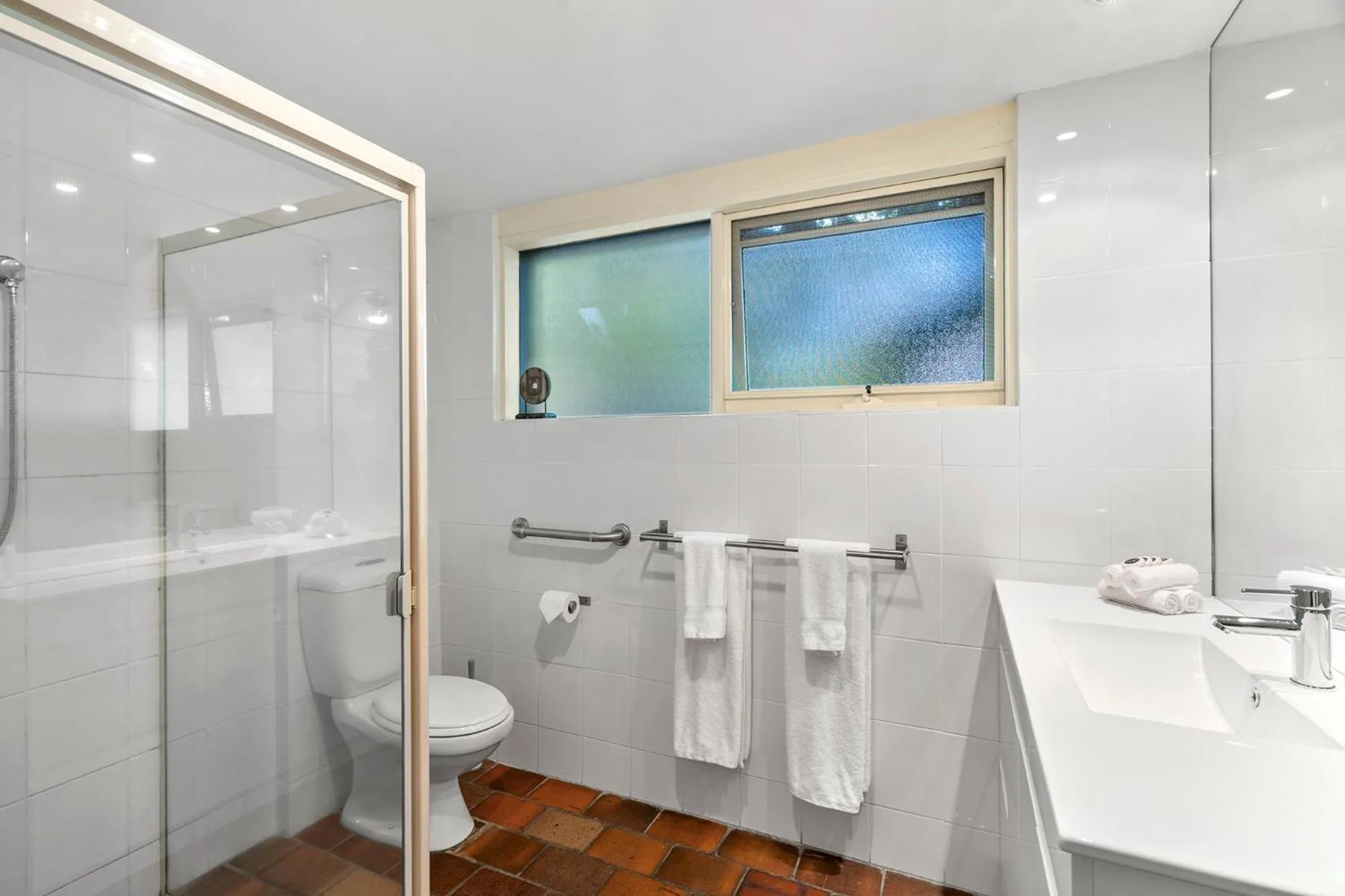 Shower in Bungunyah Apartments