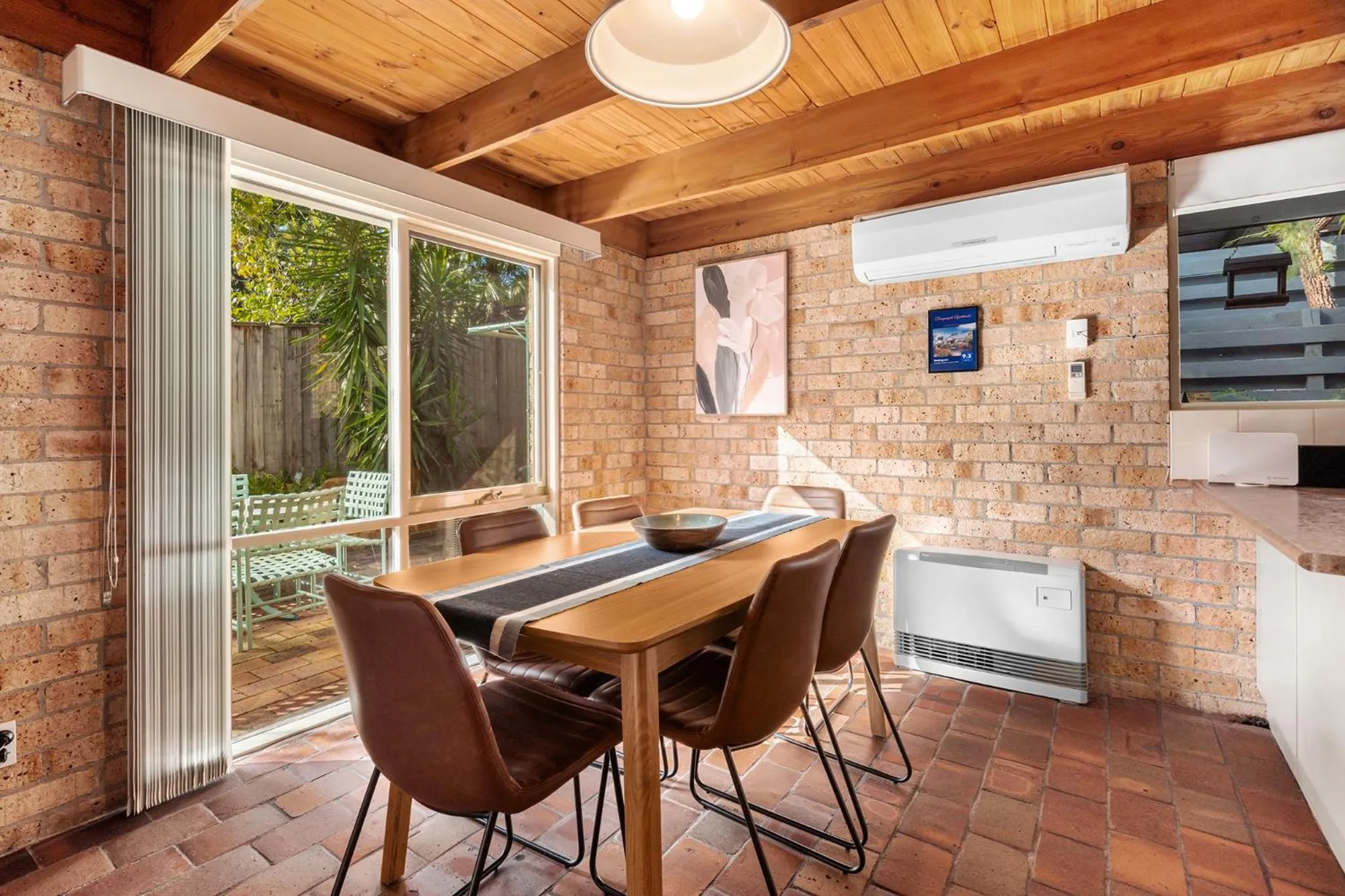 Dining area in Bungunyah Apartments