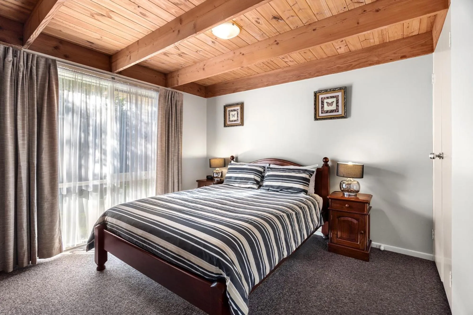Bed in Bungunyah Apartments