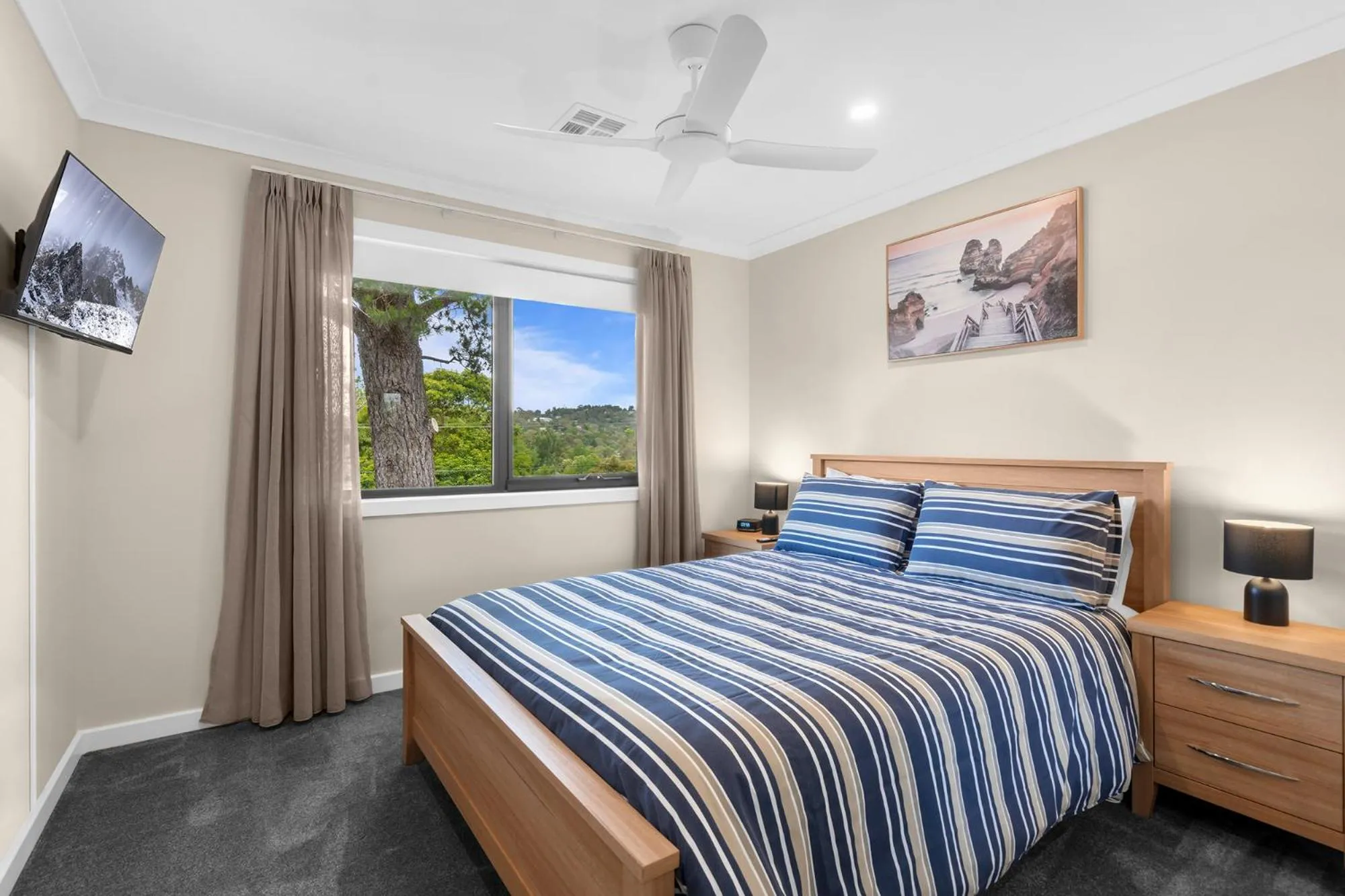 Bed in Bungunyah Apartments