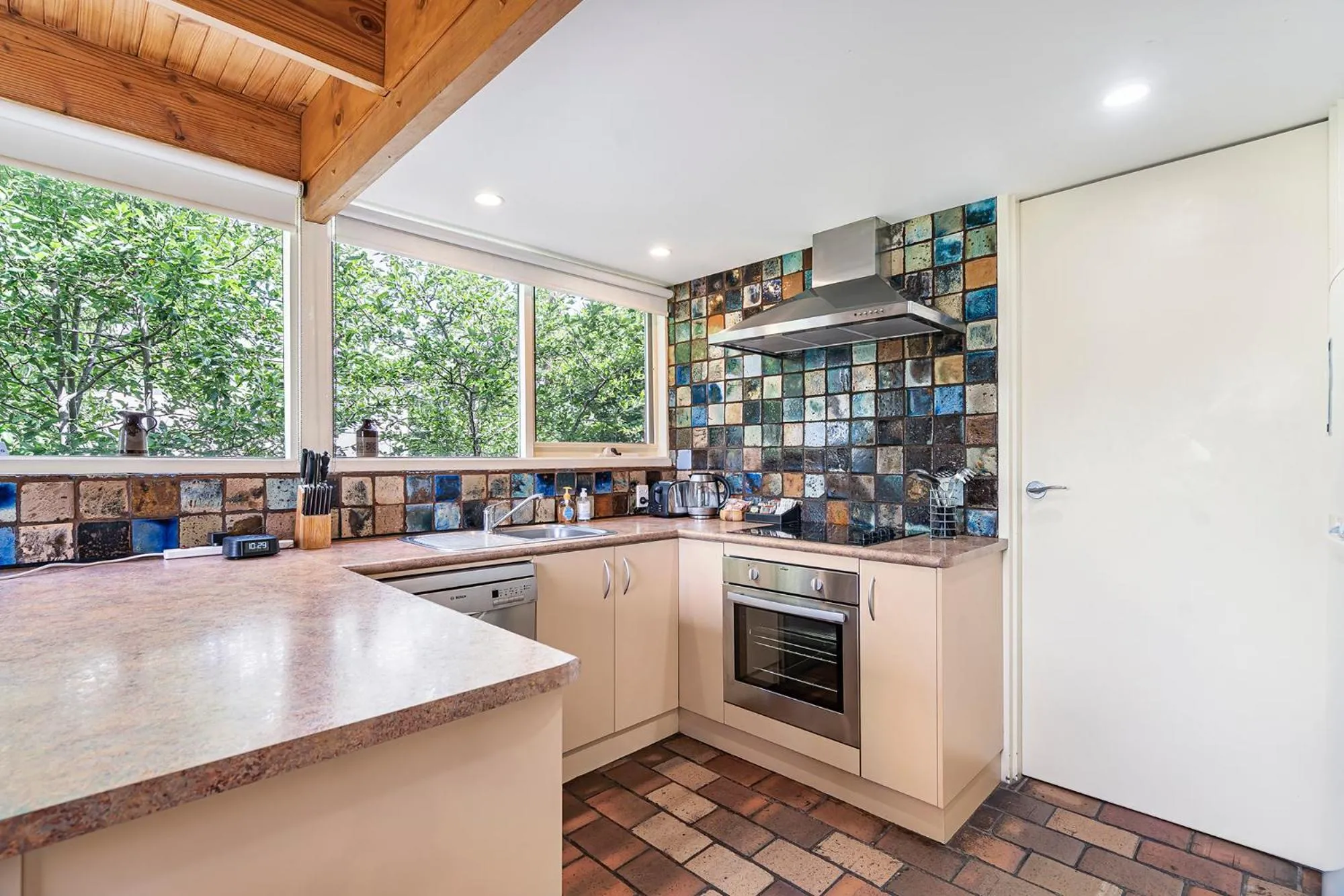 Kitchen or kitchenette in Bungunyah Apartments