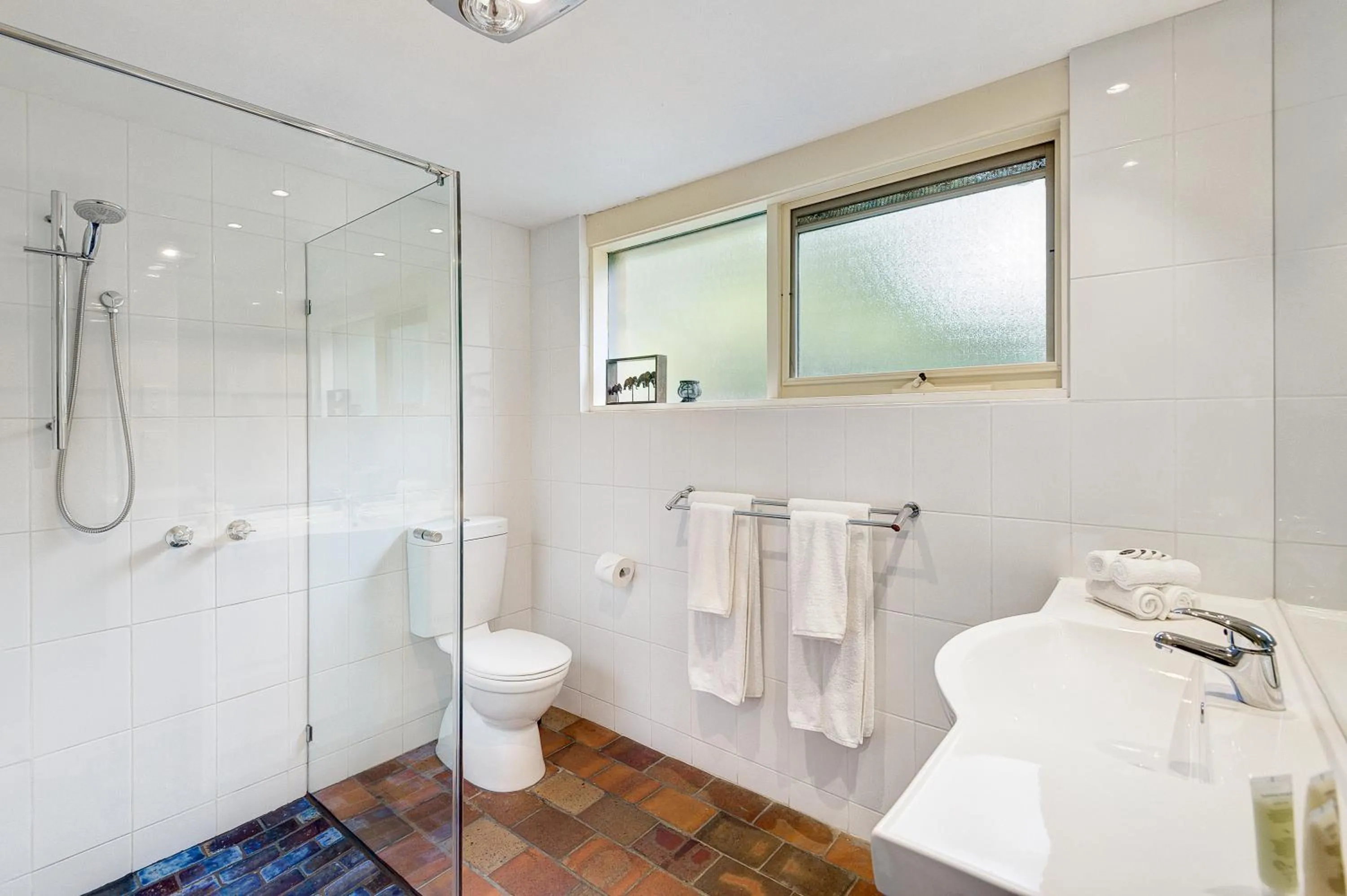 Shower in Bungunyah Apartments