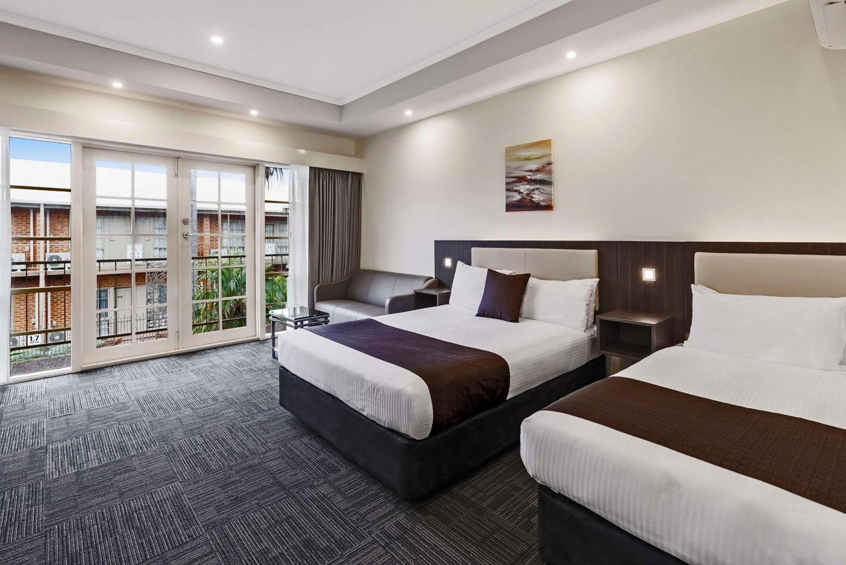 Bedroom, Bed in Quality Hotel Melbourne Airport