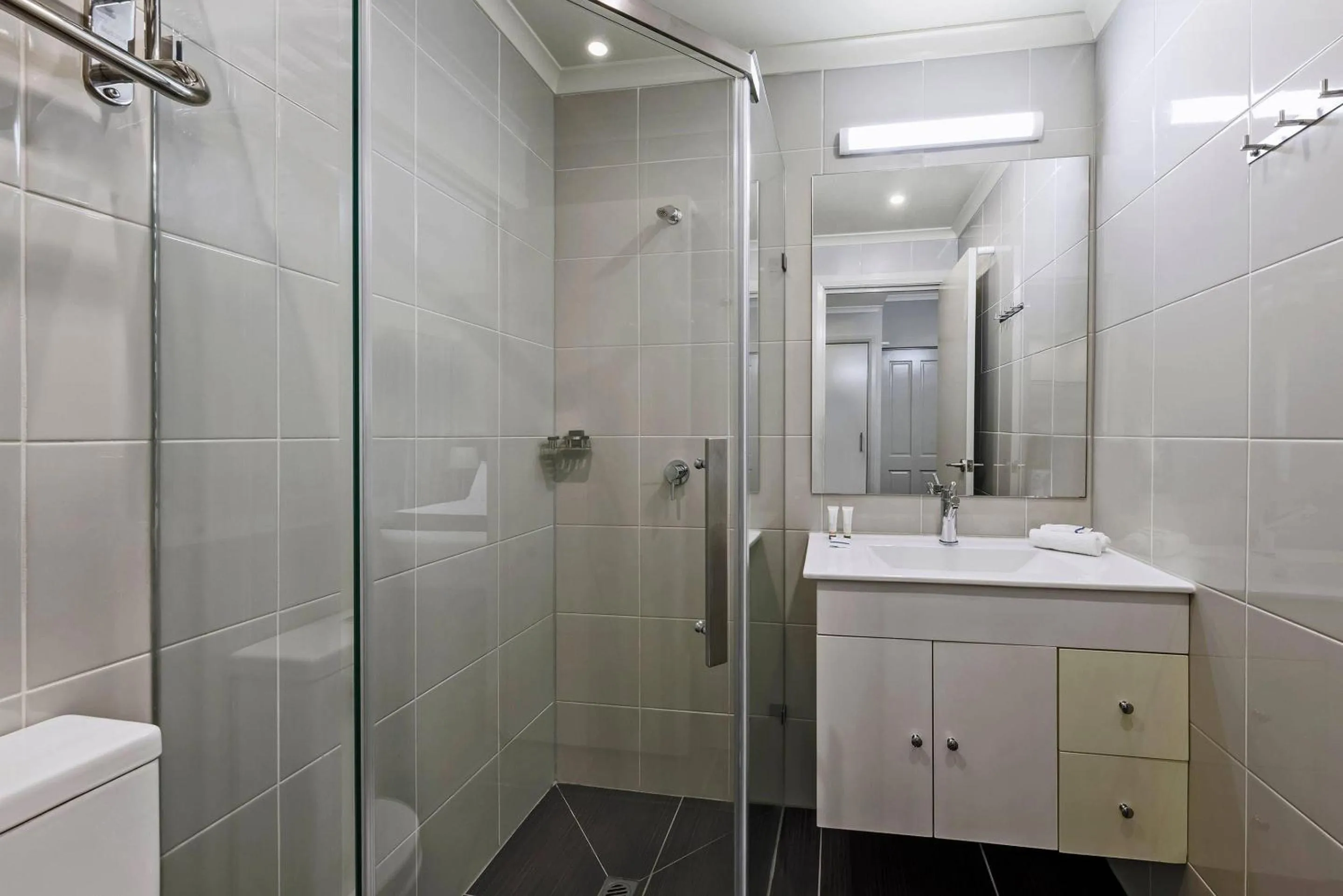 Bedroom in Quality Hotel Melbourne Airport