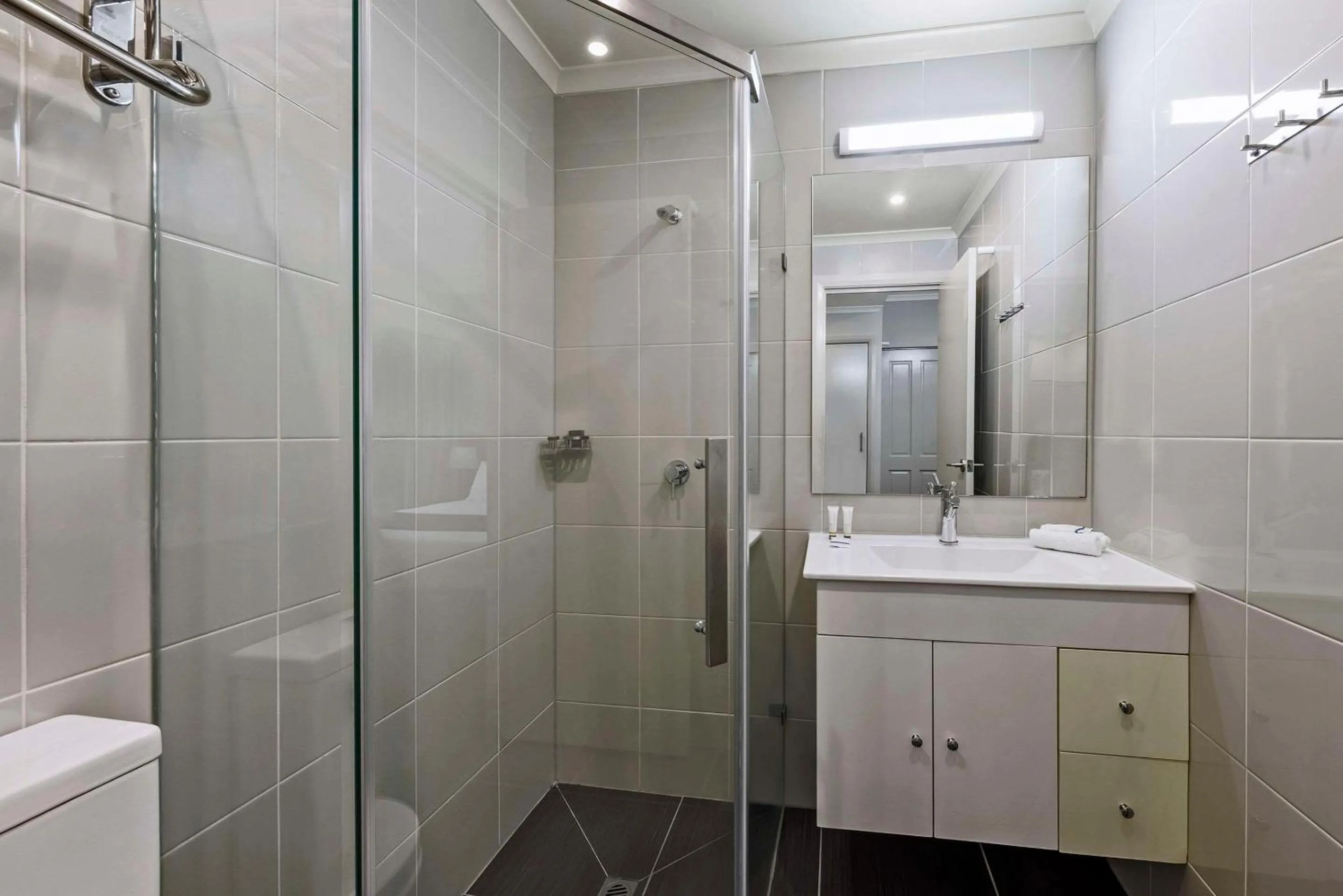 Bedroom in Quality Hotel Melbourne Airport