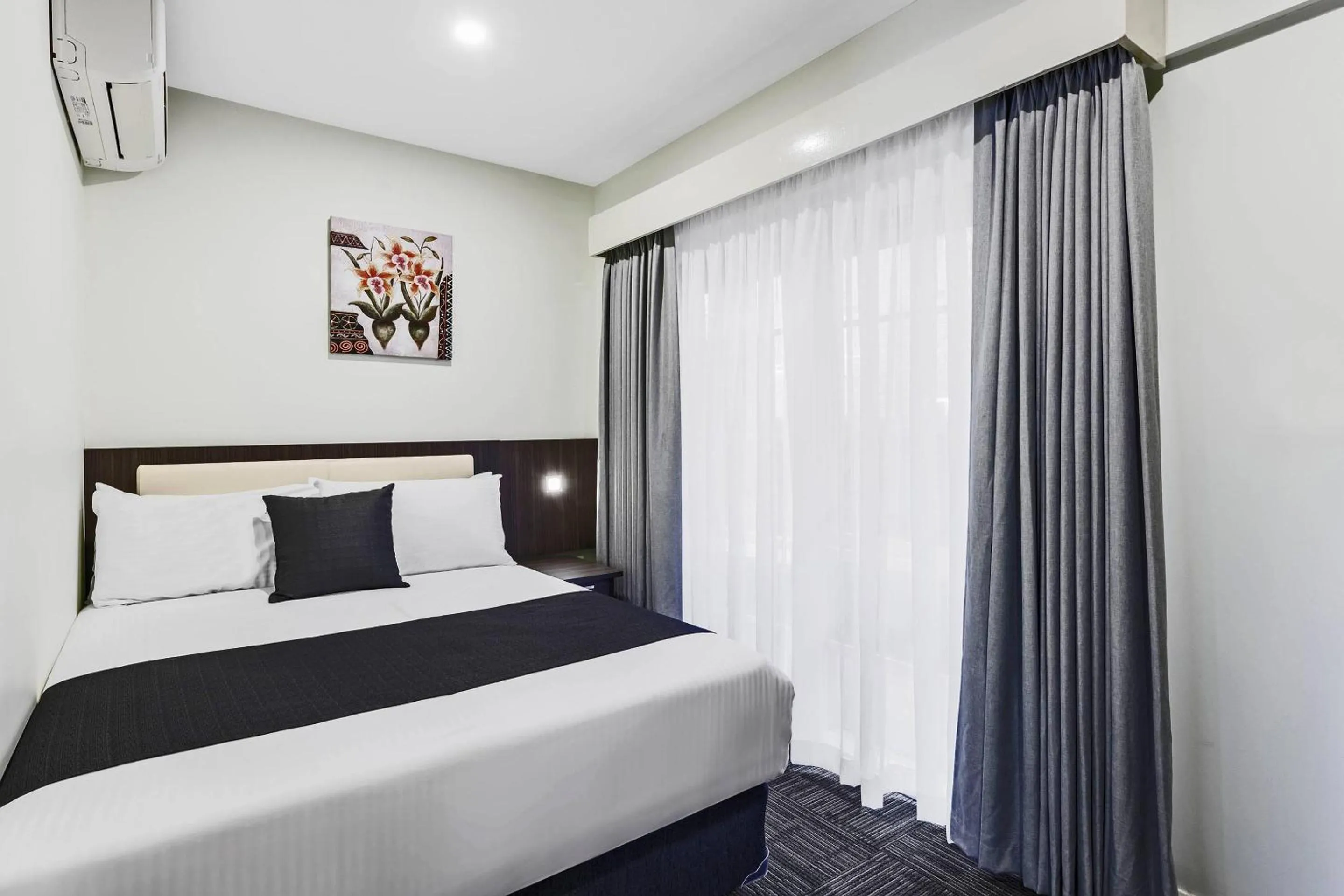 Bedroom, Bed in Quality Hotel Melbourne Airport