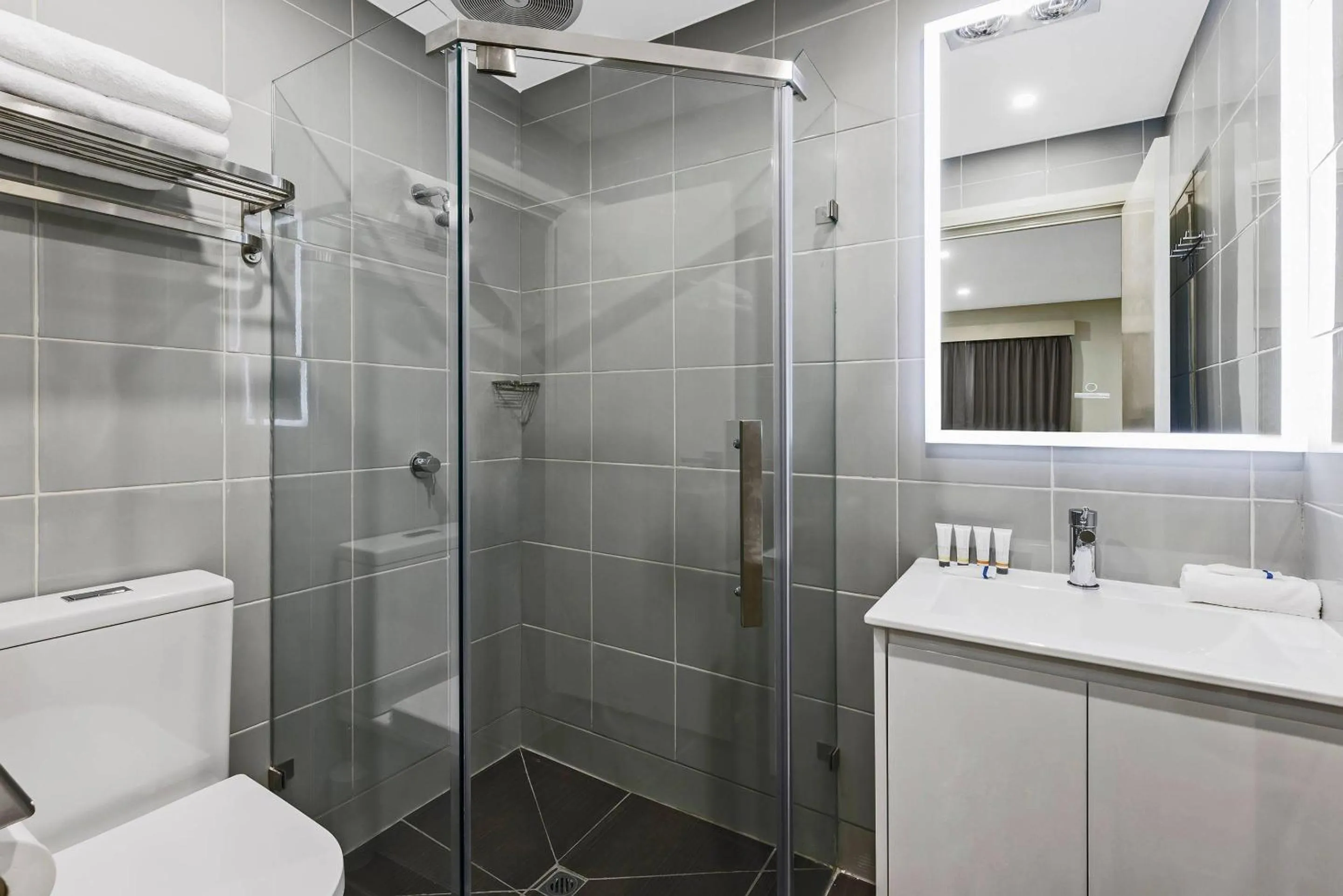 Bedroom in Quality Hotel Melbourne Airport