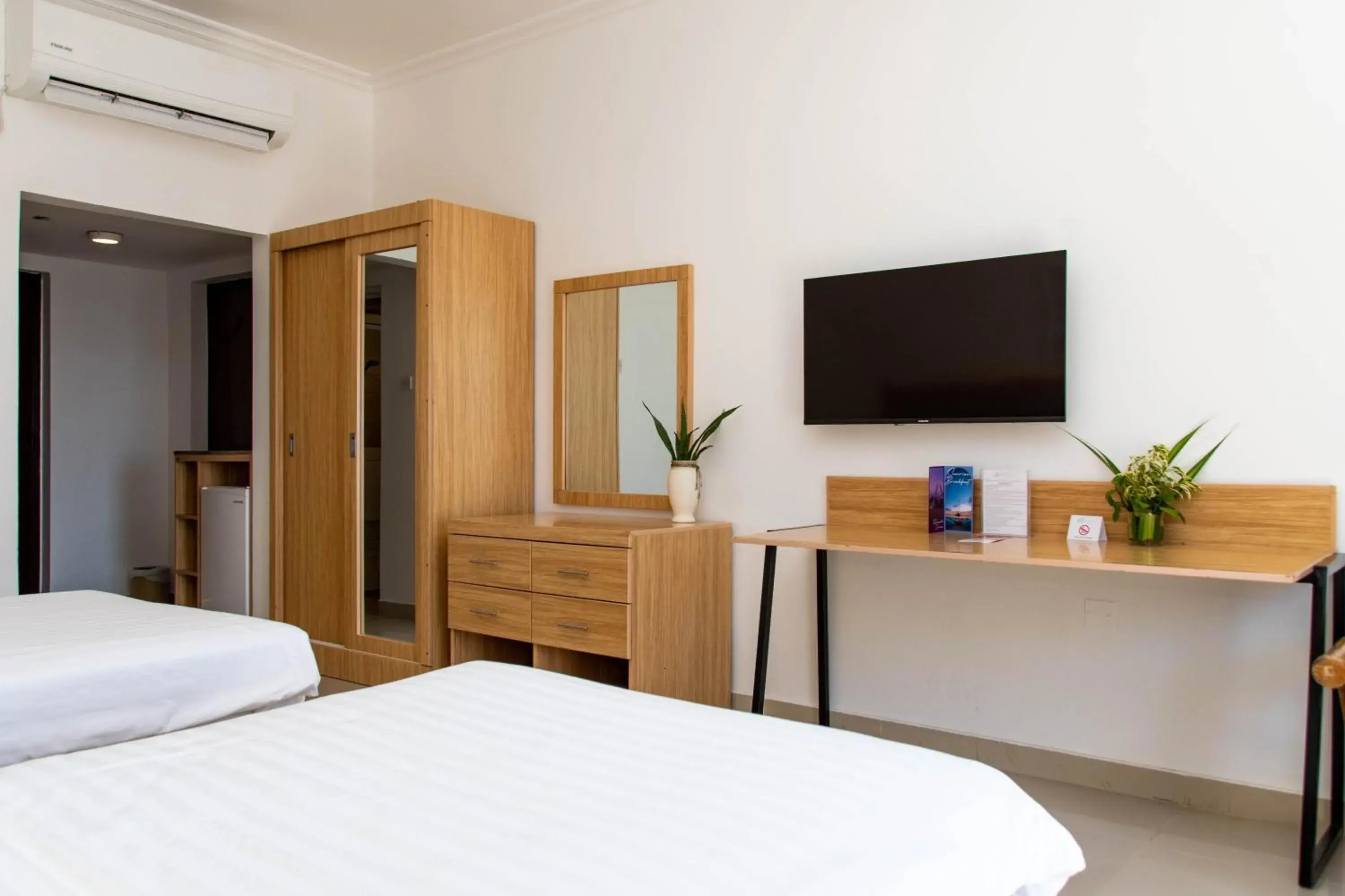 Standard Twin Room in Sandy Beach Hotel & Resort Standard Twin Room in Sandy Beach Hotel & Resort