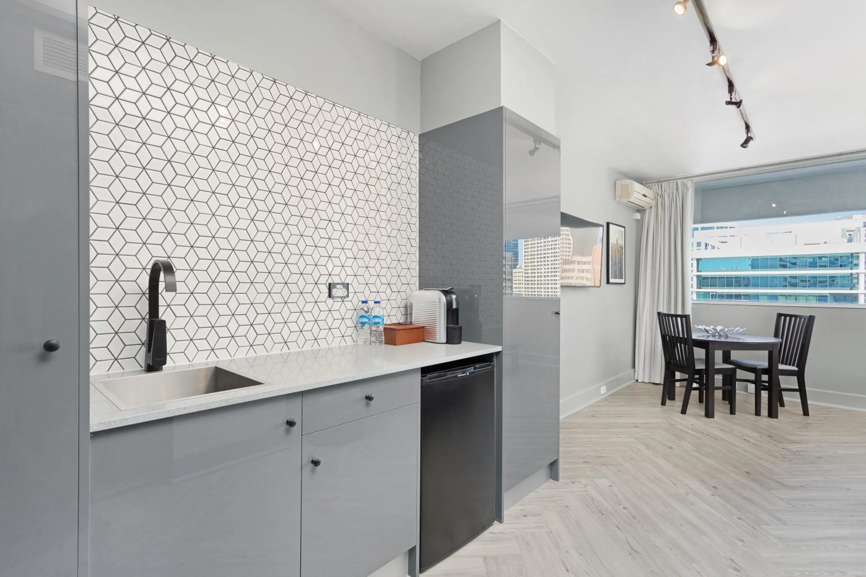 Coffee/tea facilities in Ridge Apartment Hotel