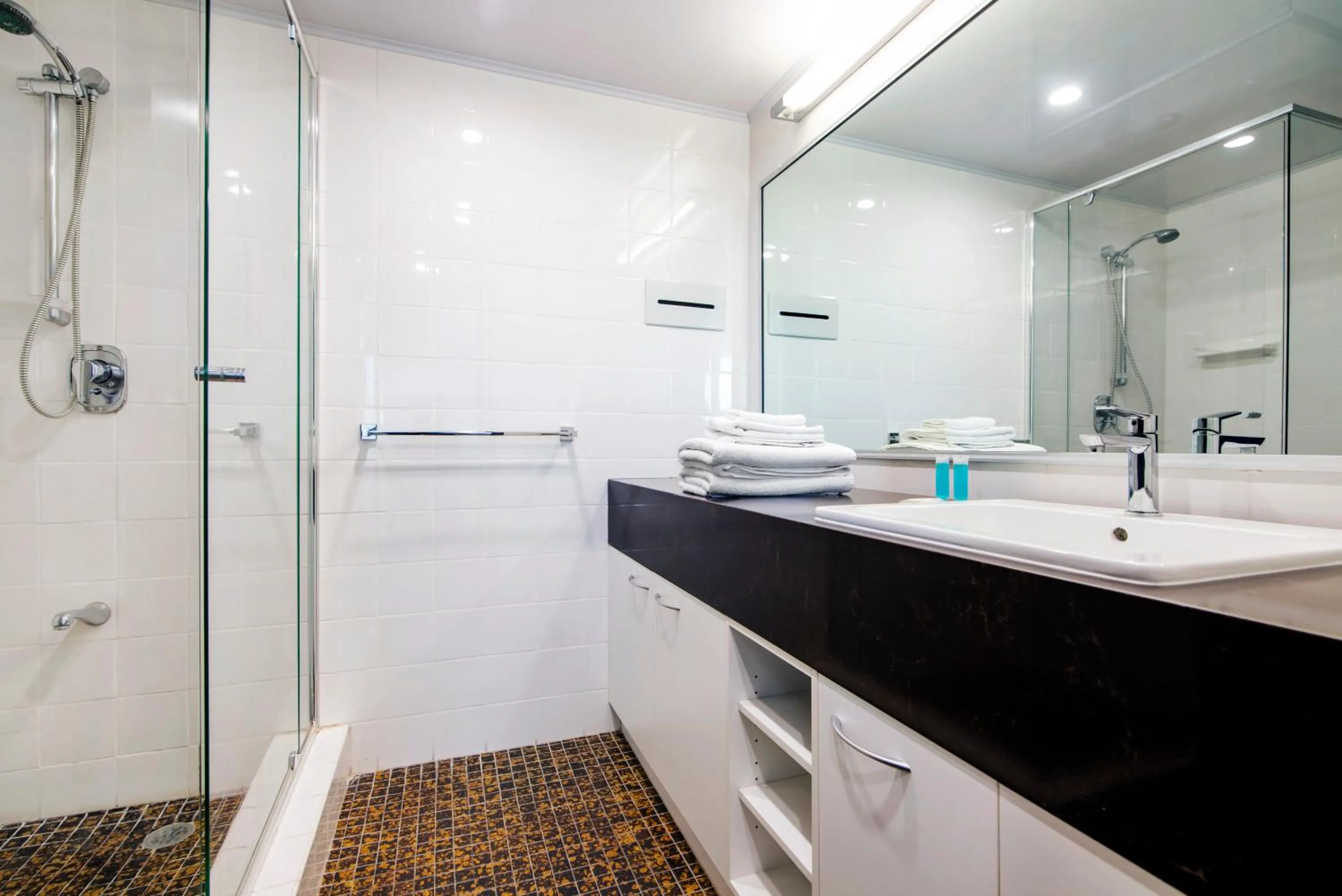 Bathroom in Ridge Apartment Hotel