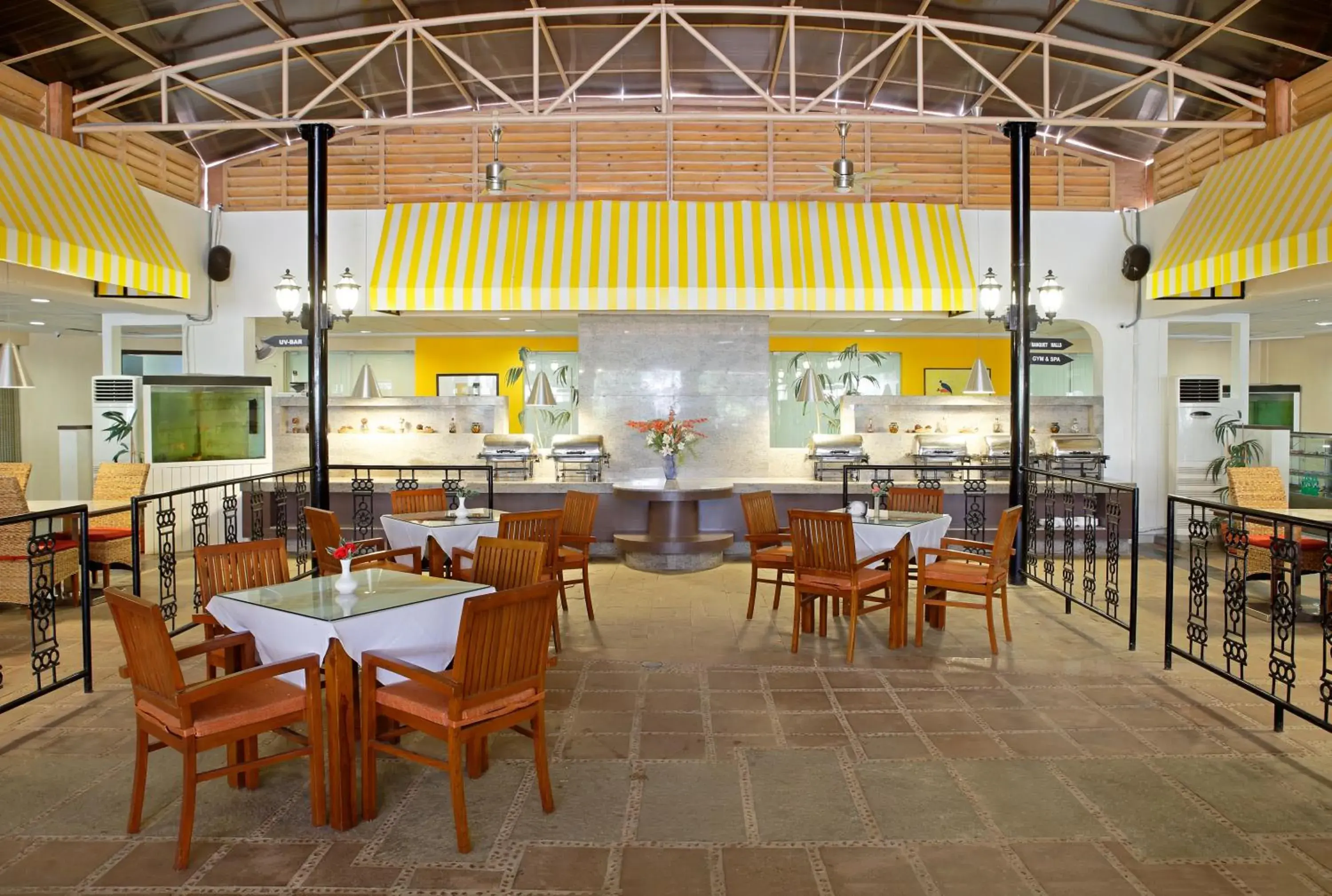 Restaurant/places to eat in Evoma Restaurant/places to eat in Evoma