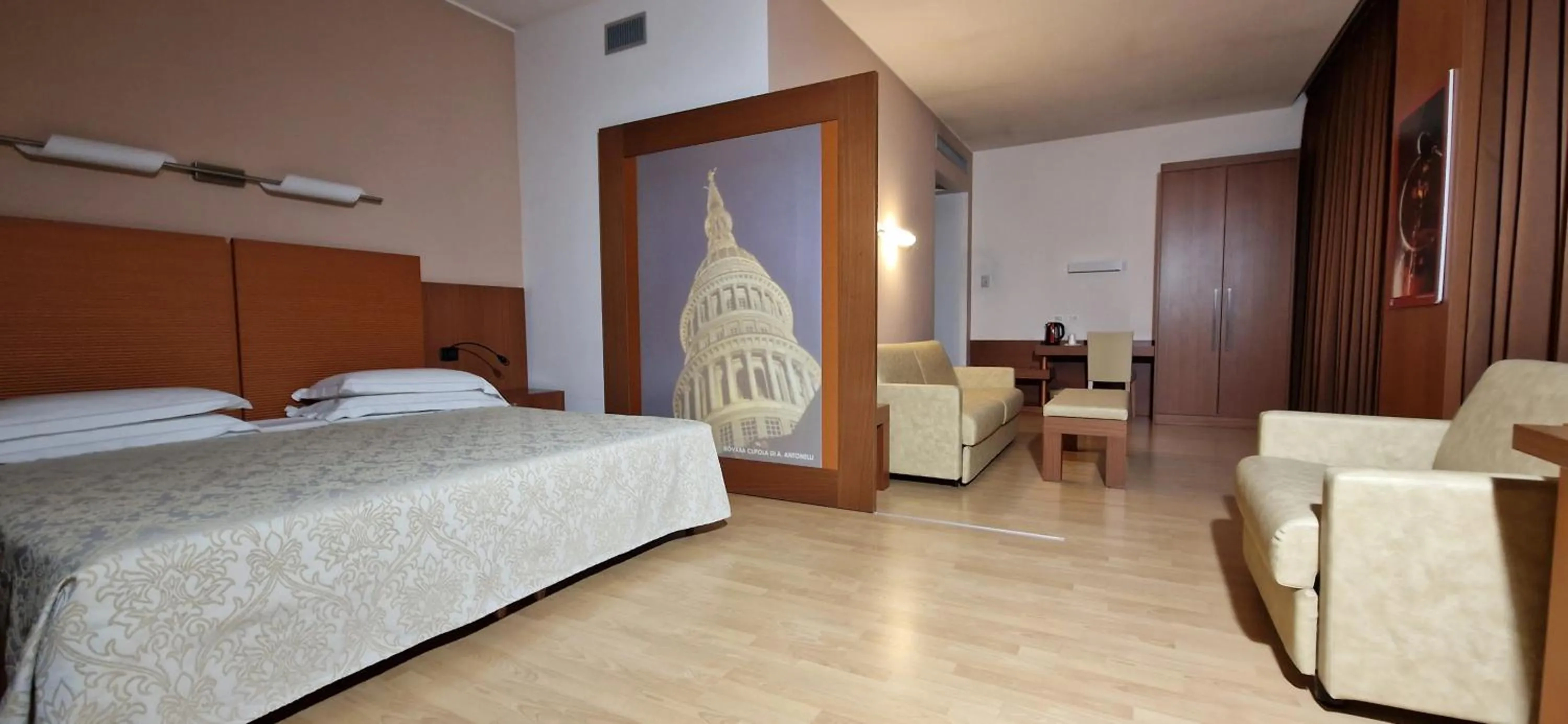 Bed in Bella Italia Palace Hotel