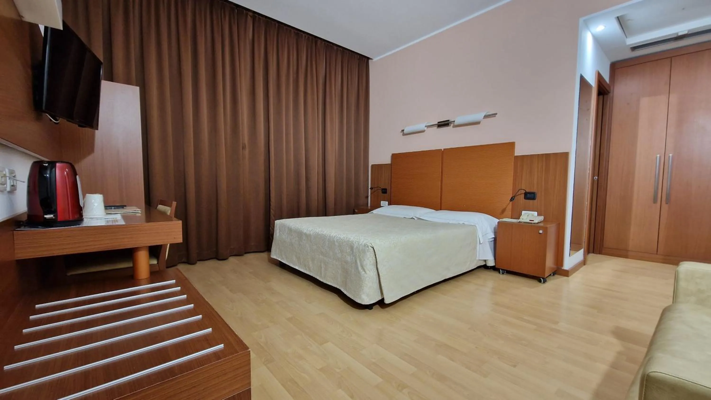 Photo of the whole room, Bed in Bella Italia Palace Hotel