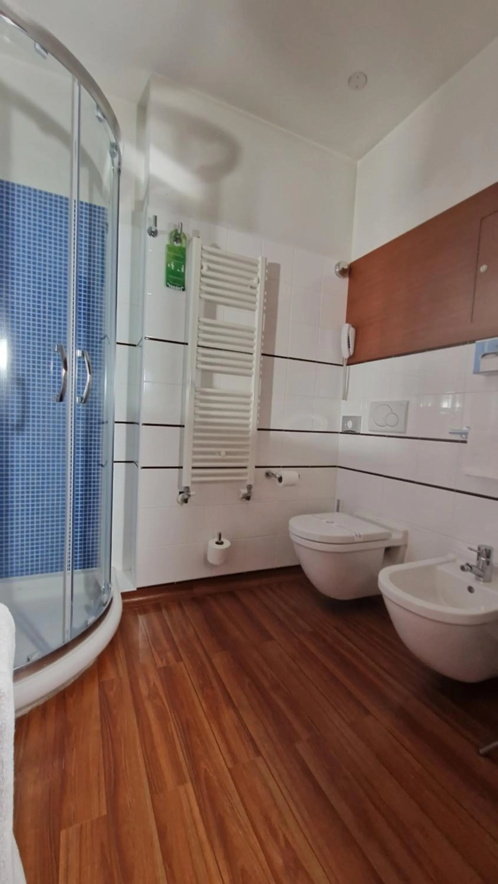 Shower in Bella Italia Palace Hotel