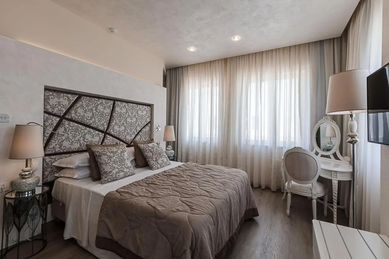 Photo of the whole room, Bed in Osborne Hotel Photo of the whole room, Bed in Osborne Hotel