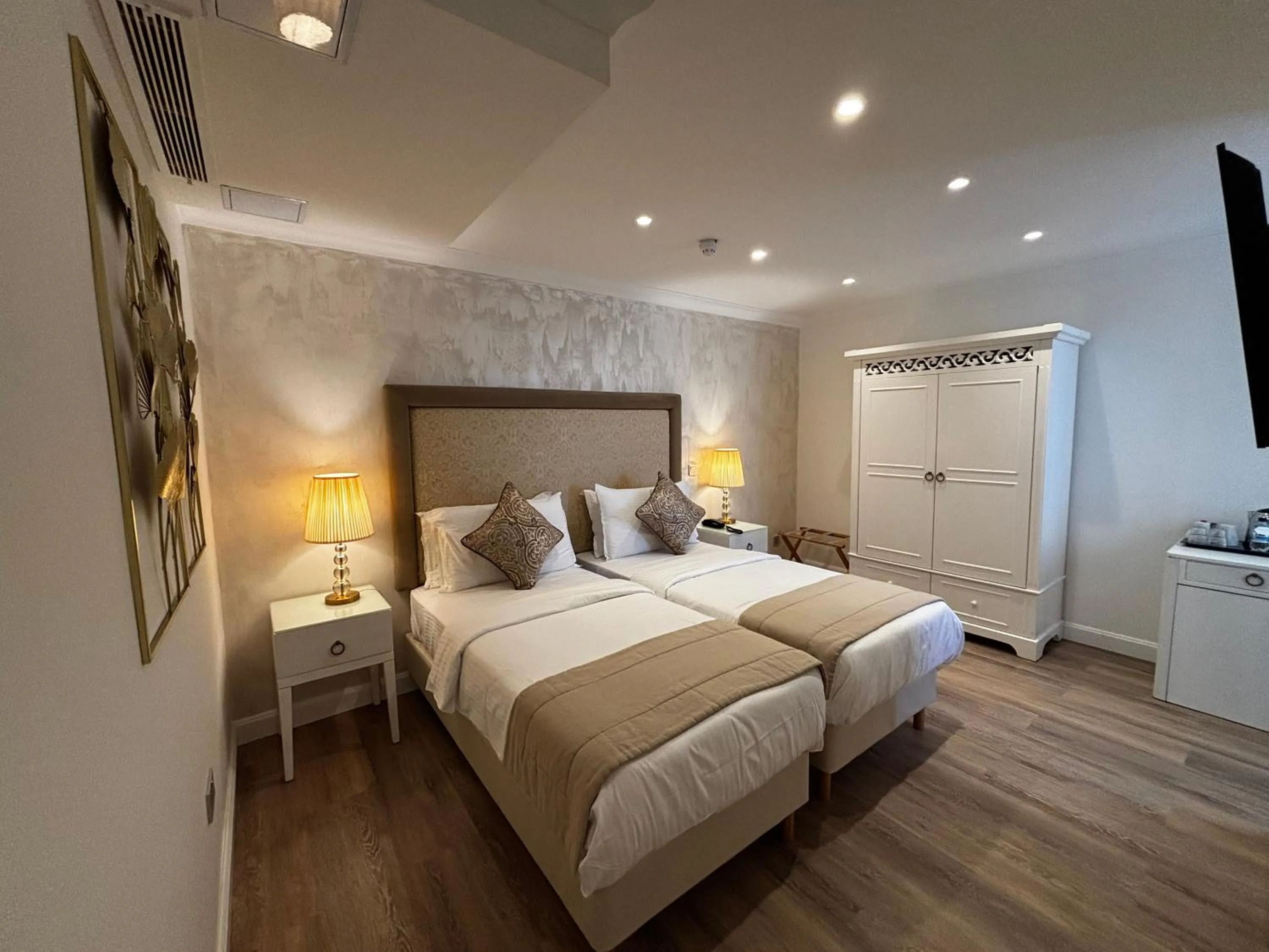 Bed in Osborne Hotel