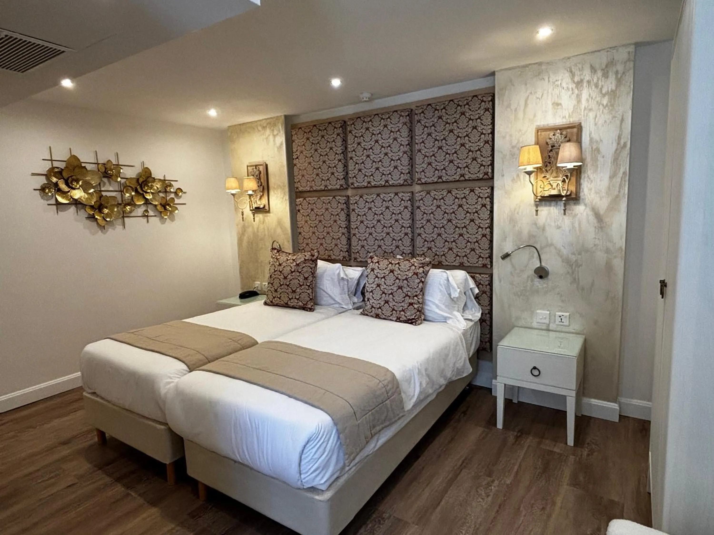 Bed in Osborne Hotel